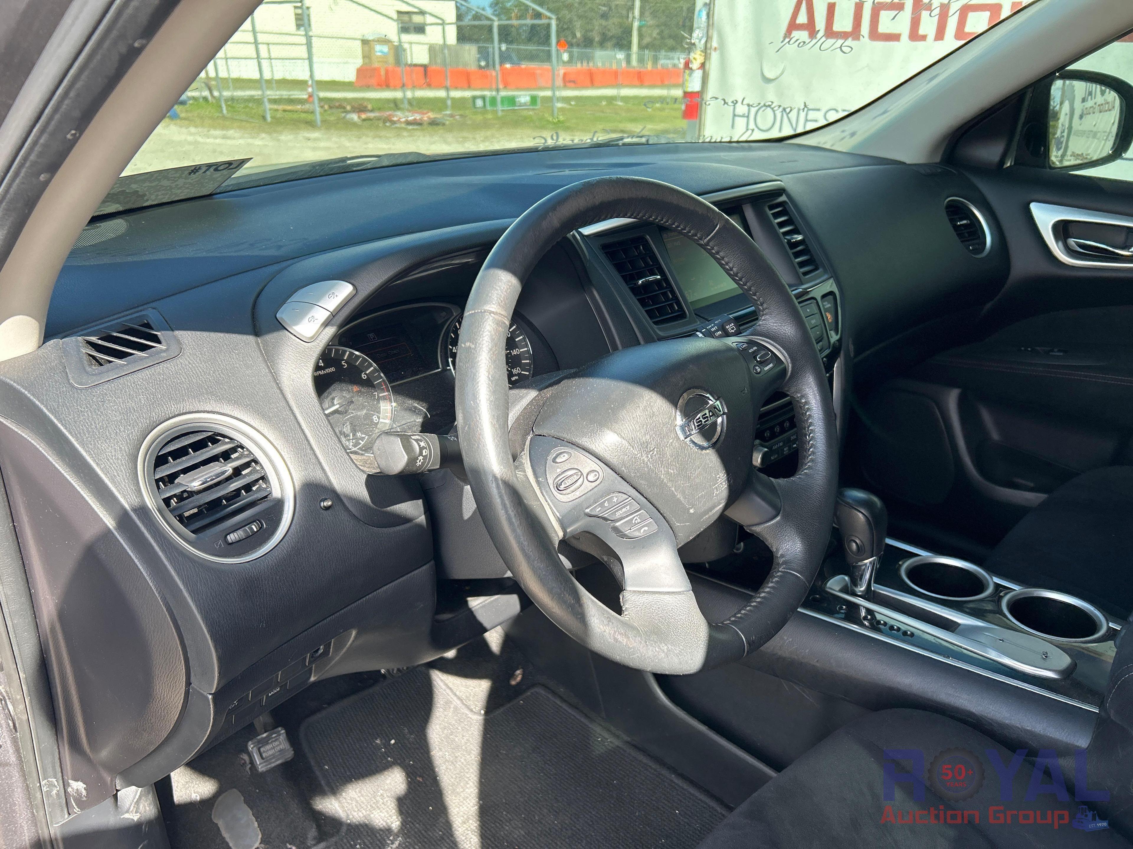 2016 Nissan Pathfinder SV SUV