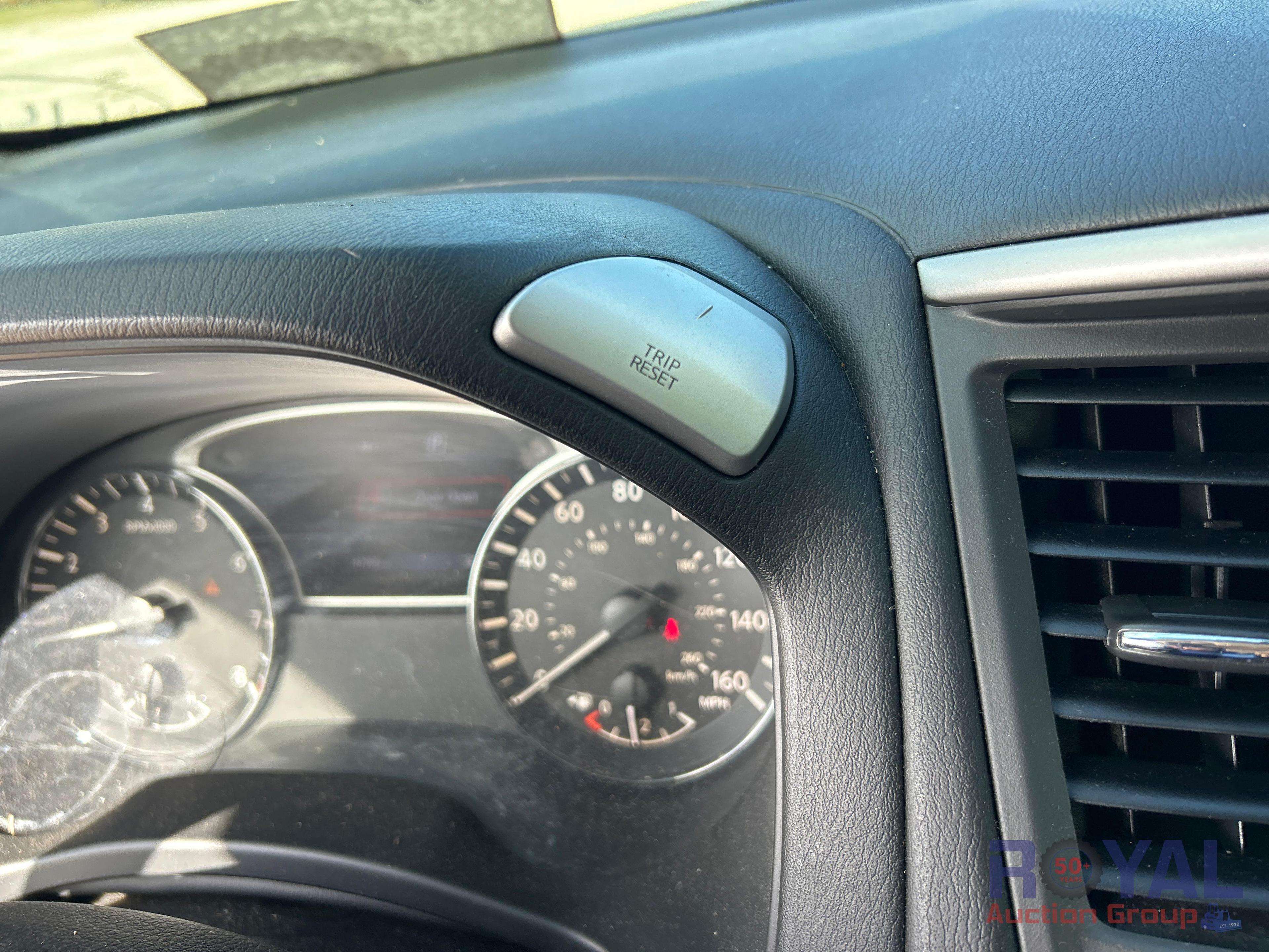 2016 Nissan Pathfinder SV SUV
