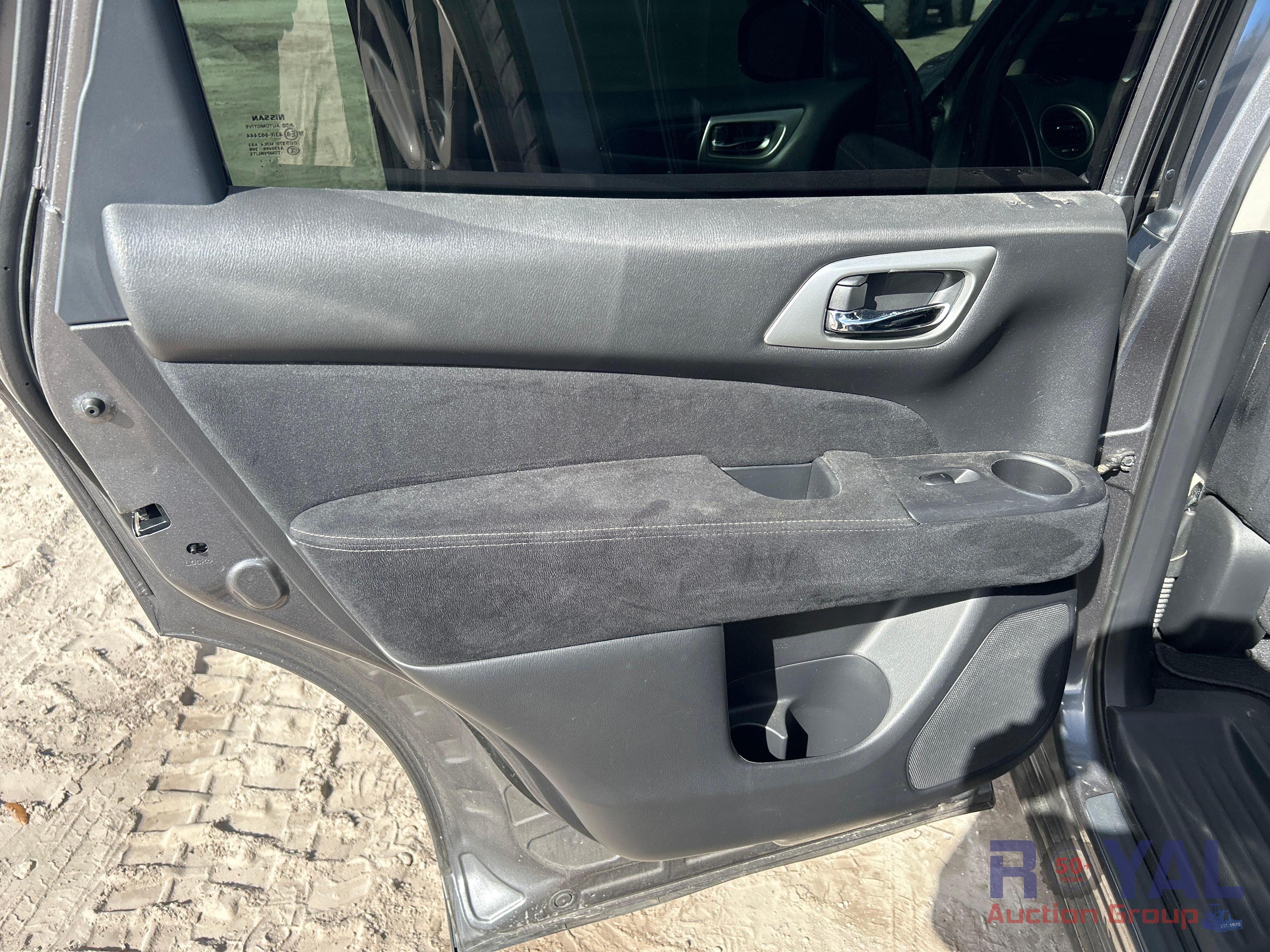 2016 Nissan Pathfinder SV SUV