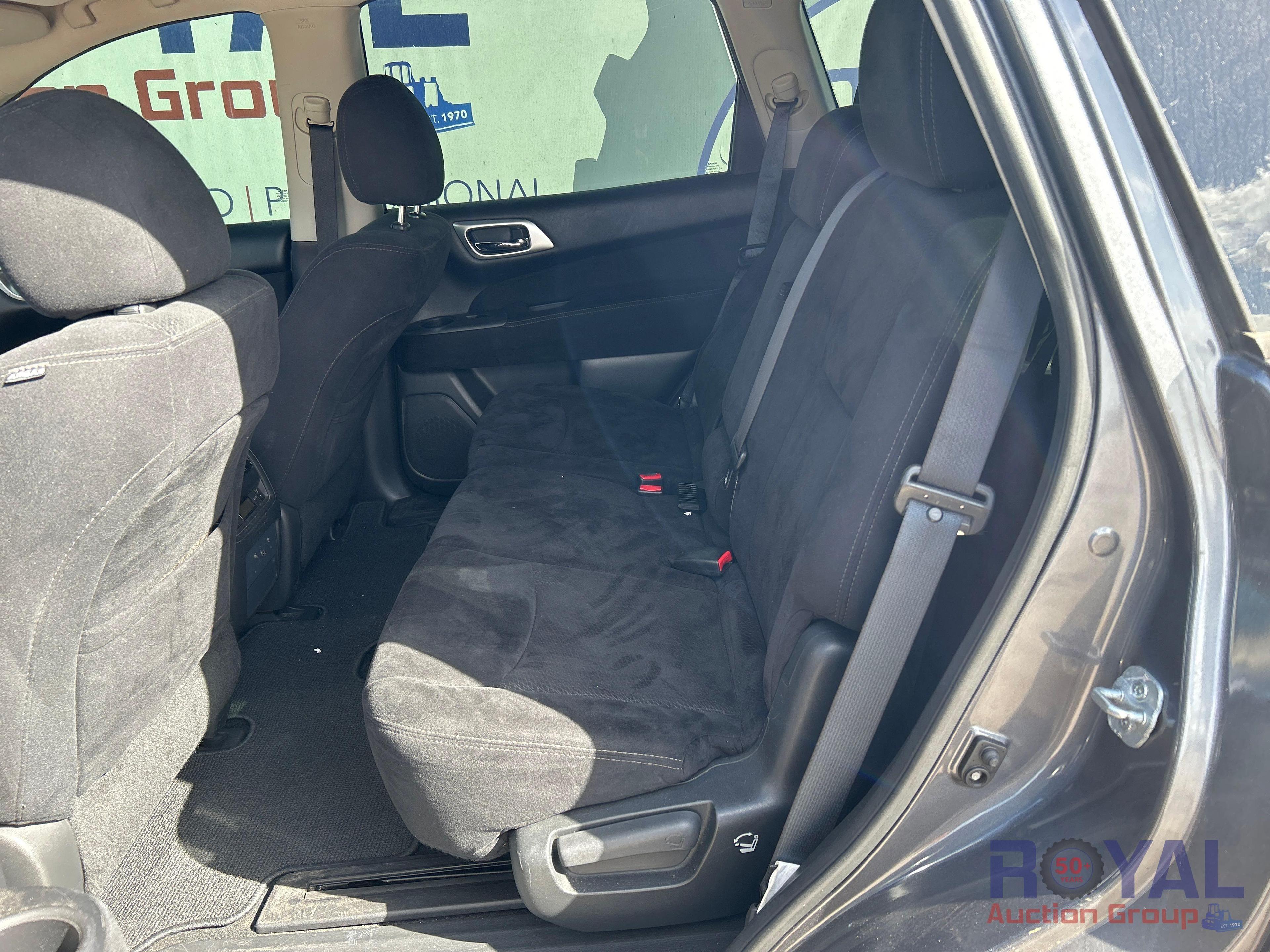 2016 Nissan Pathfinder SV SUV