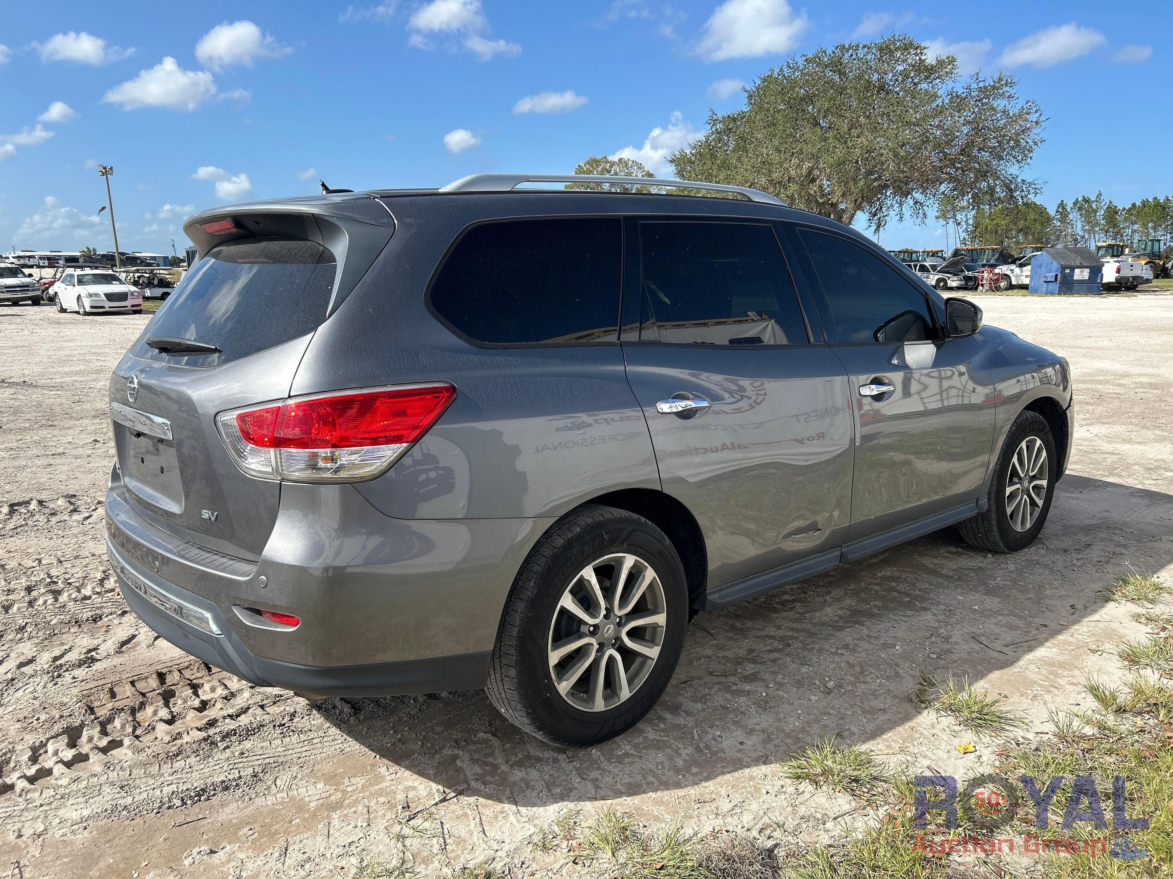 2016 Nissan Pathfinder SV SUV