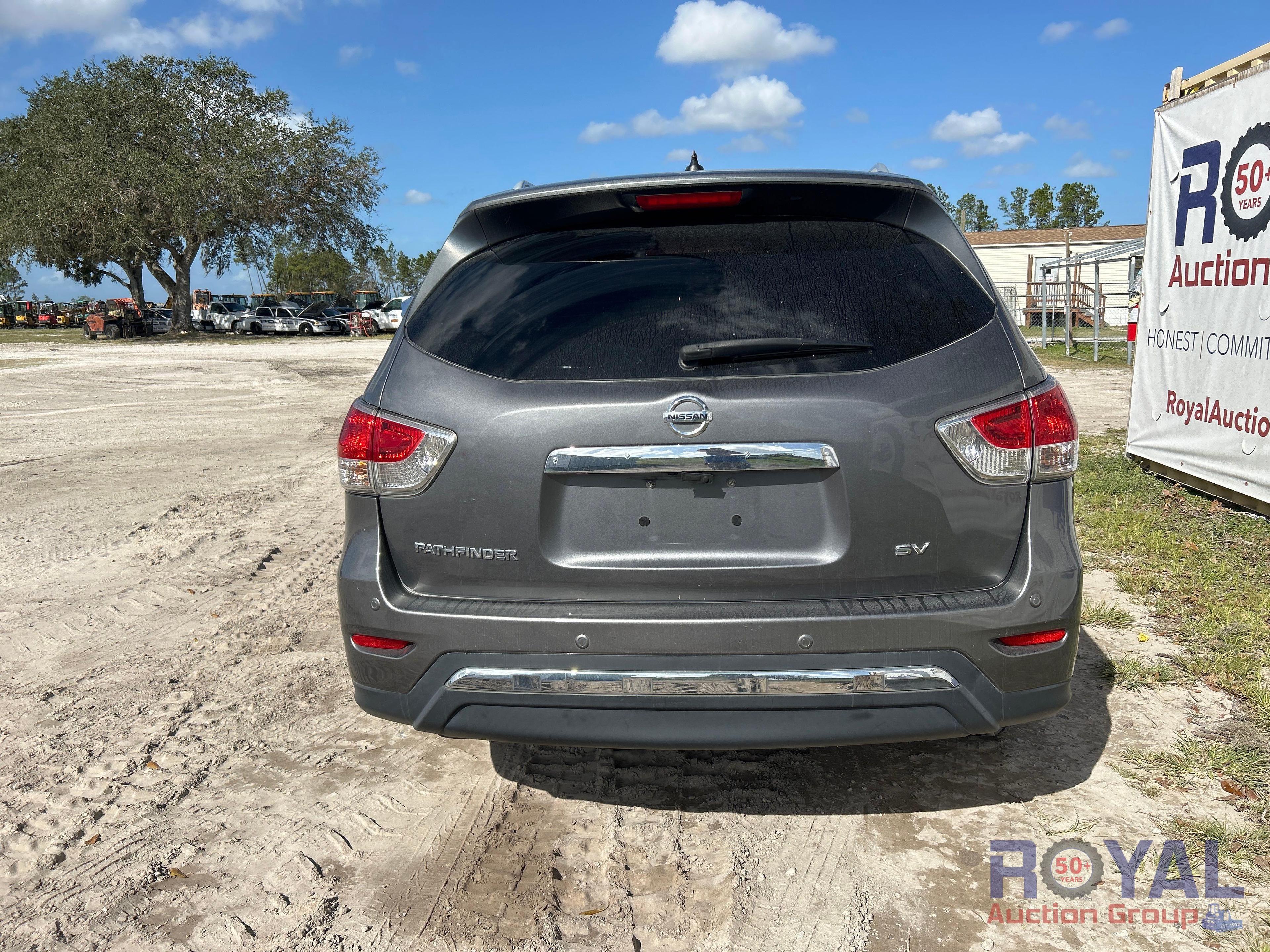 2016 Nissan Pathfinder SV SUV