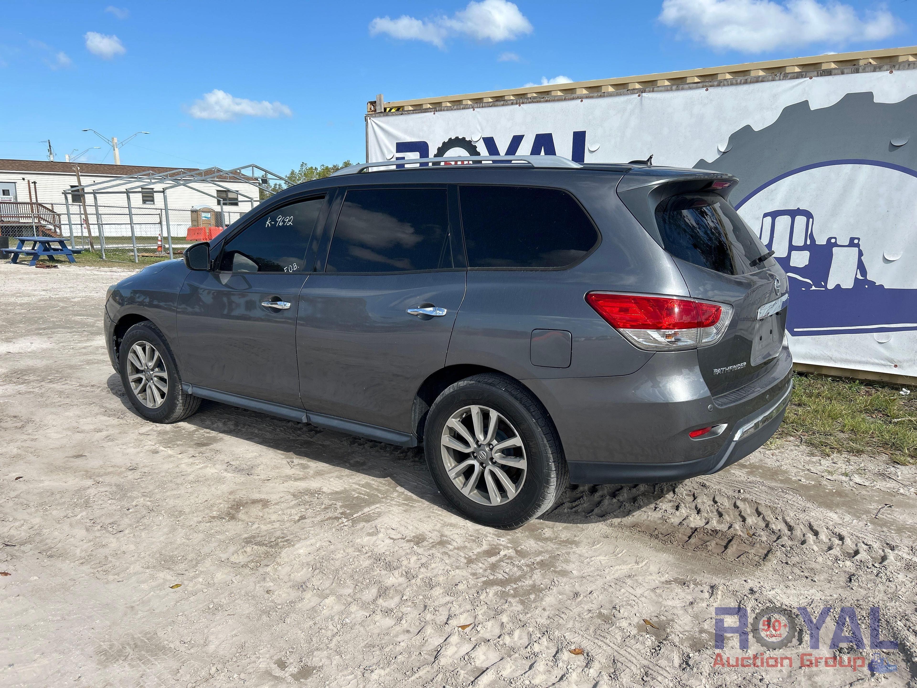2016 Nissan Pathfinder SV SUV