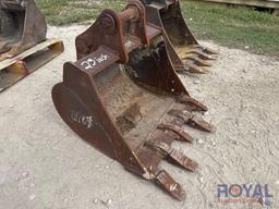 24in Mini Excavator Bucket w/ Teeth