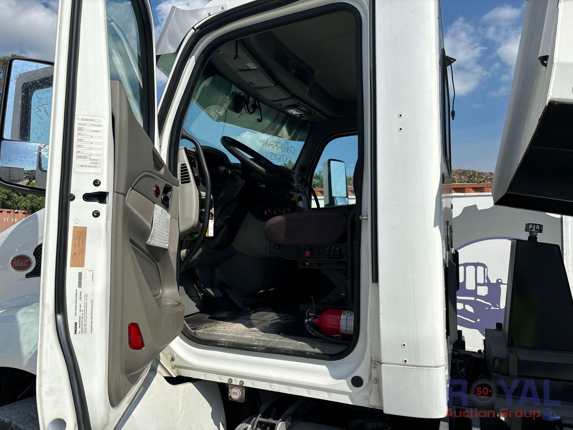 2022 Peterbilt 579 Tri-Axle 21Yd Dump Truck