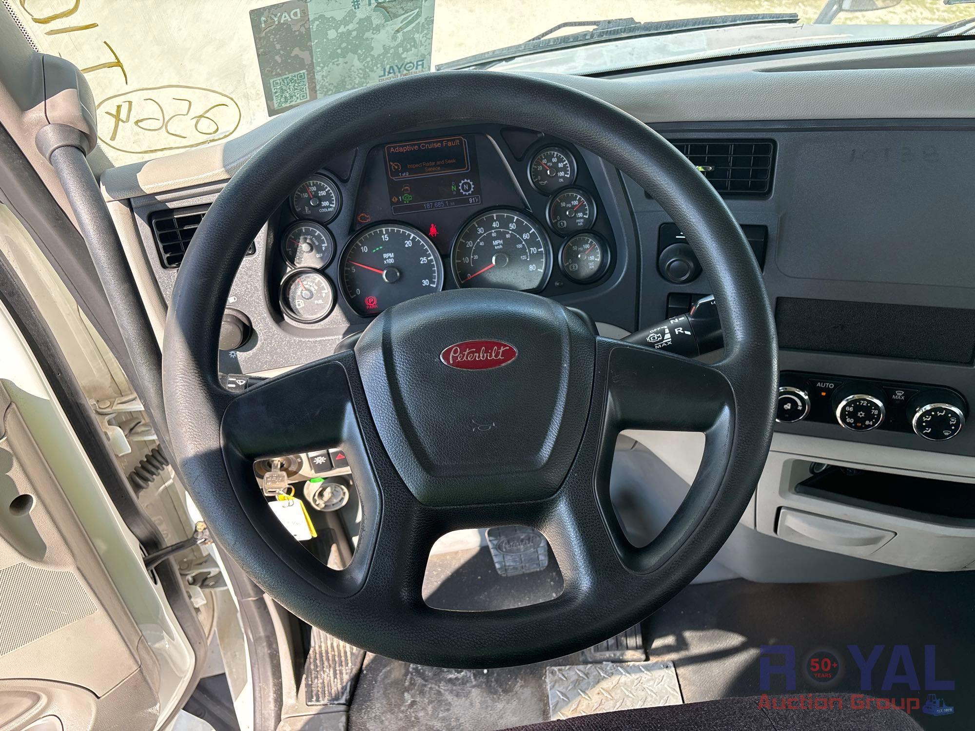 2022 Peterbilt 579 Tri-Axle 21Yd Dump Truck