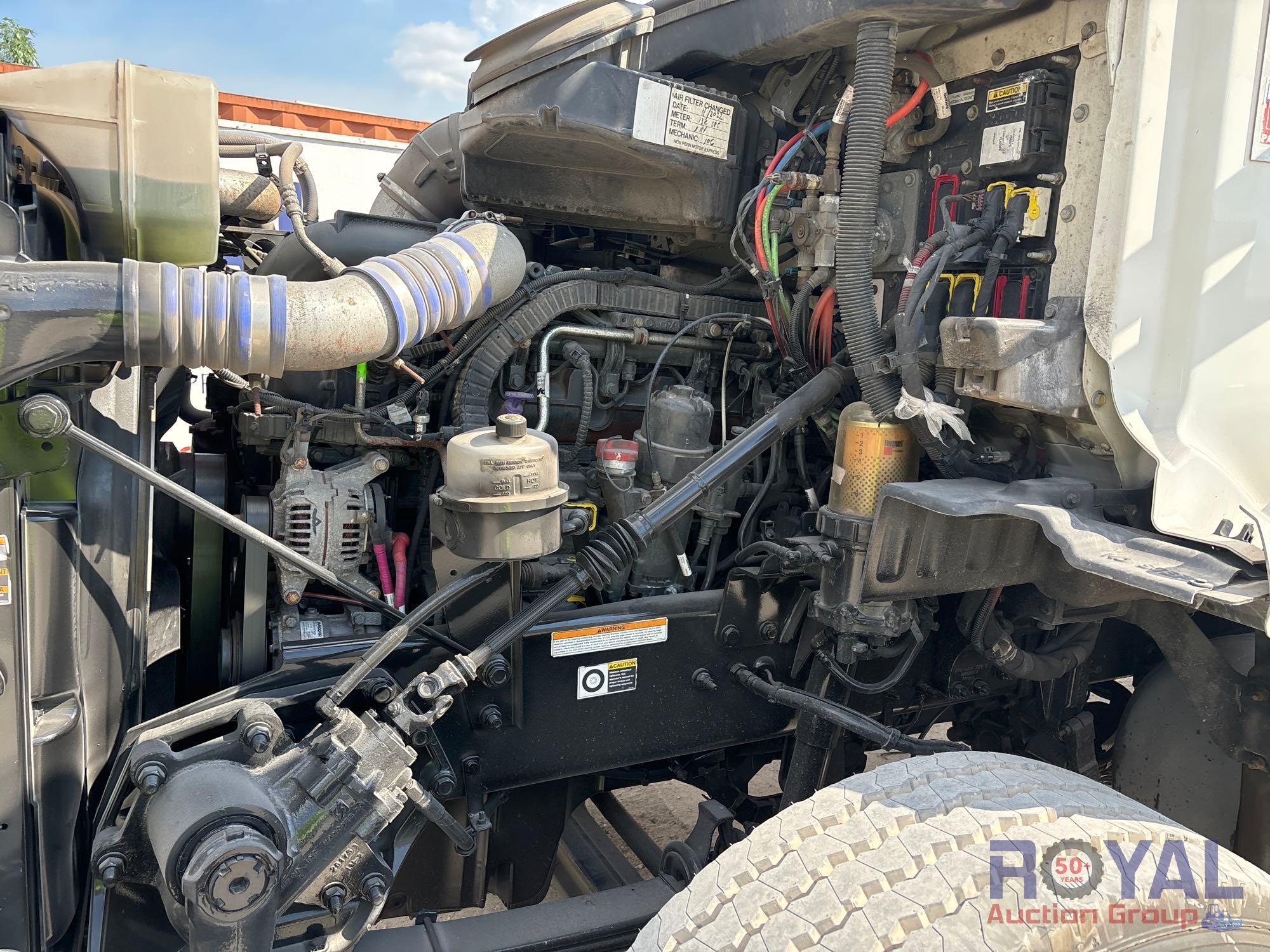 2022 Peterbilt 579 Tri-Axle 21Yd Dump Truck
