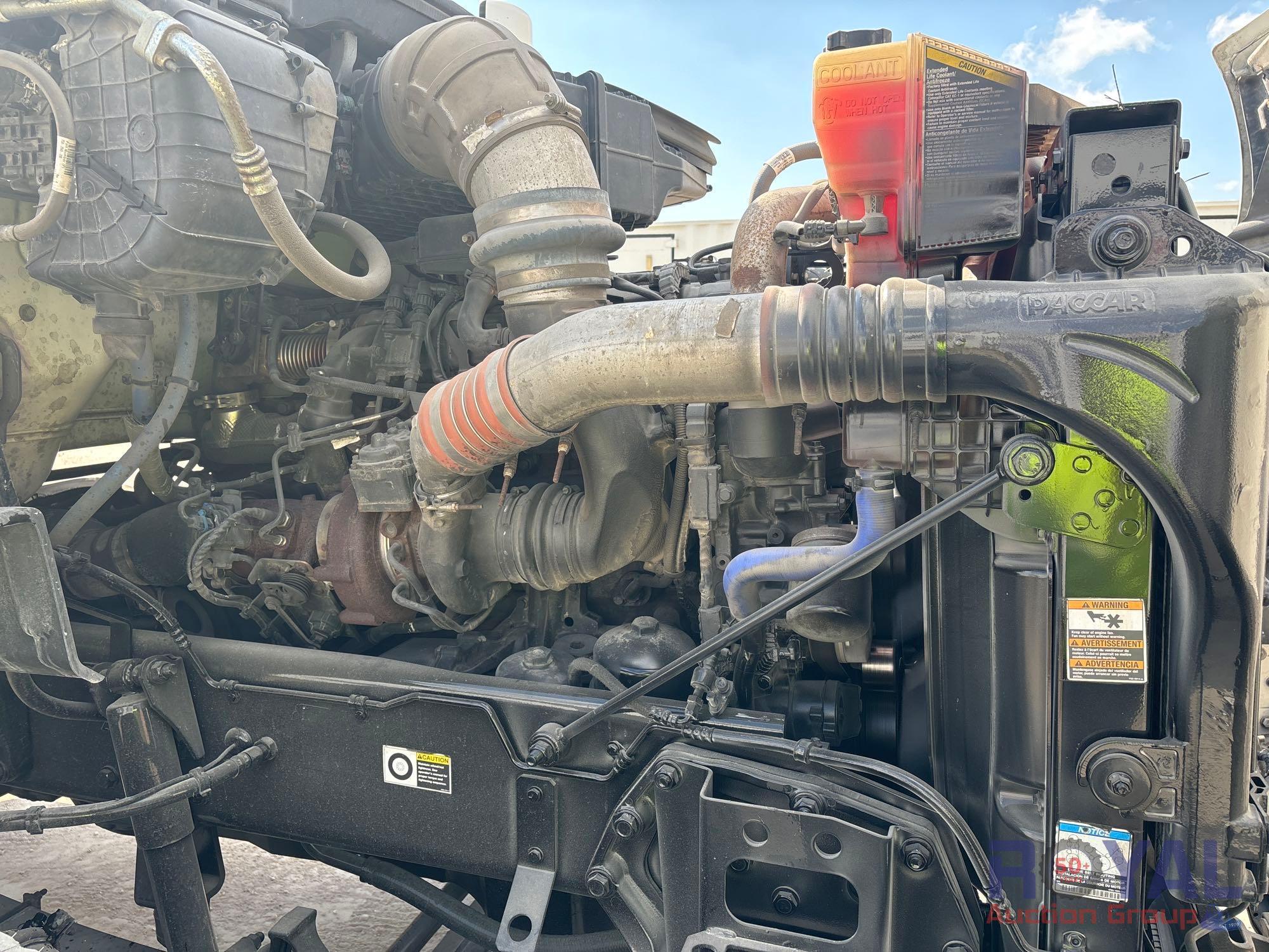 2022 Peterbilt 579 Tri-Axle 21Yd Dump Truck