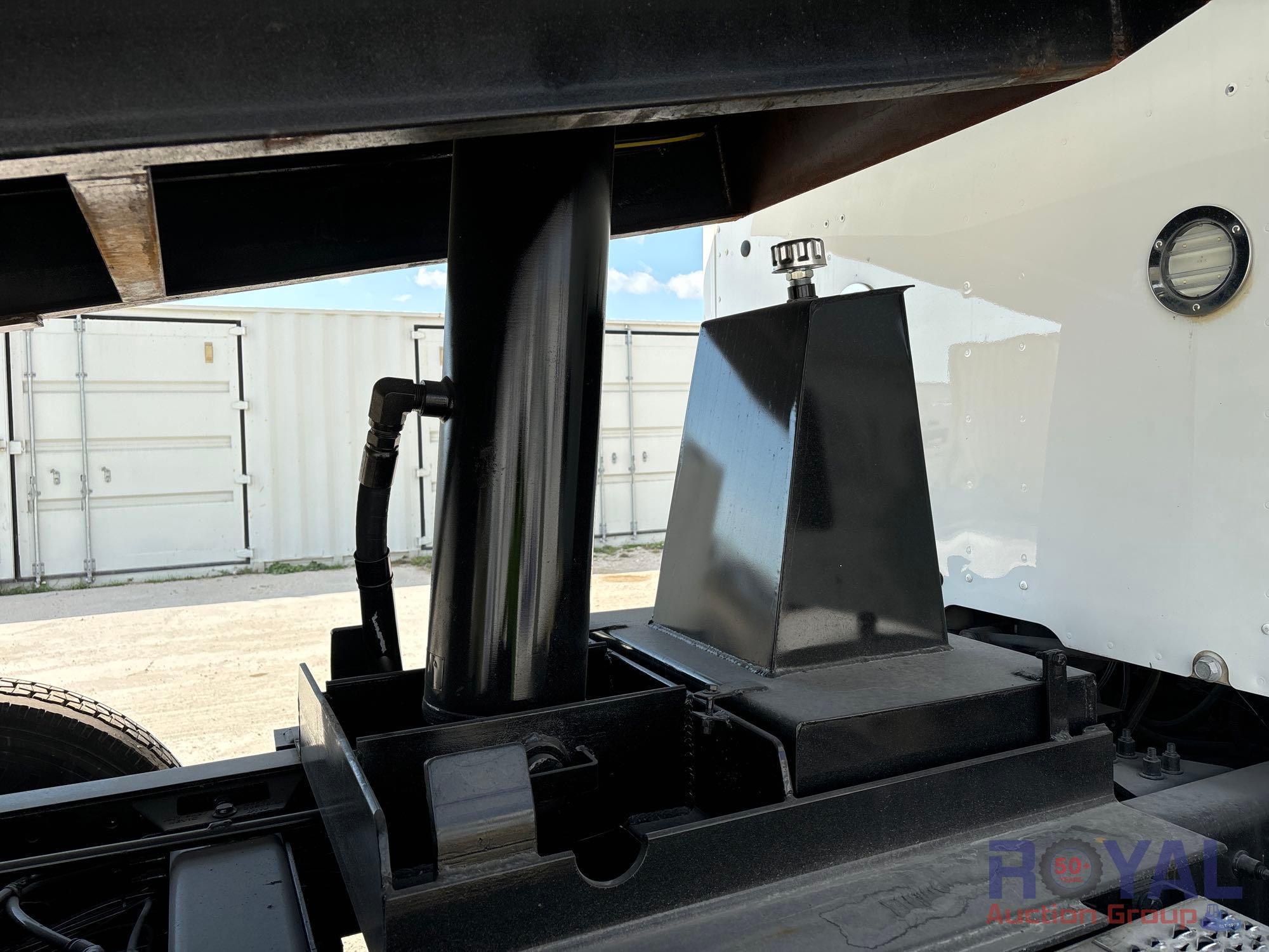 2022 Peterbilt 579 Tri-Axle 21Yd Dump Truck