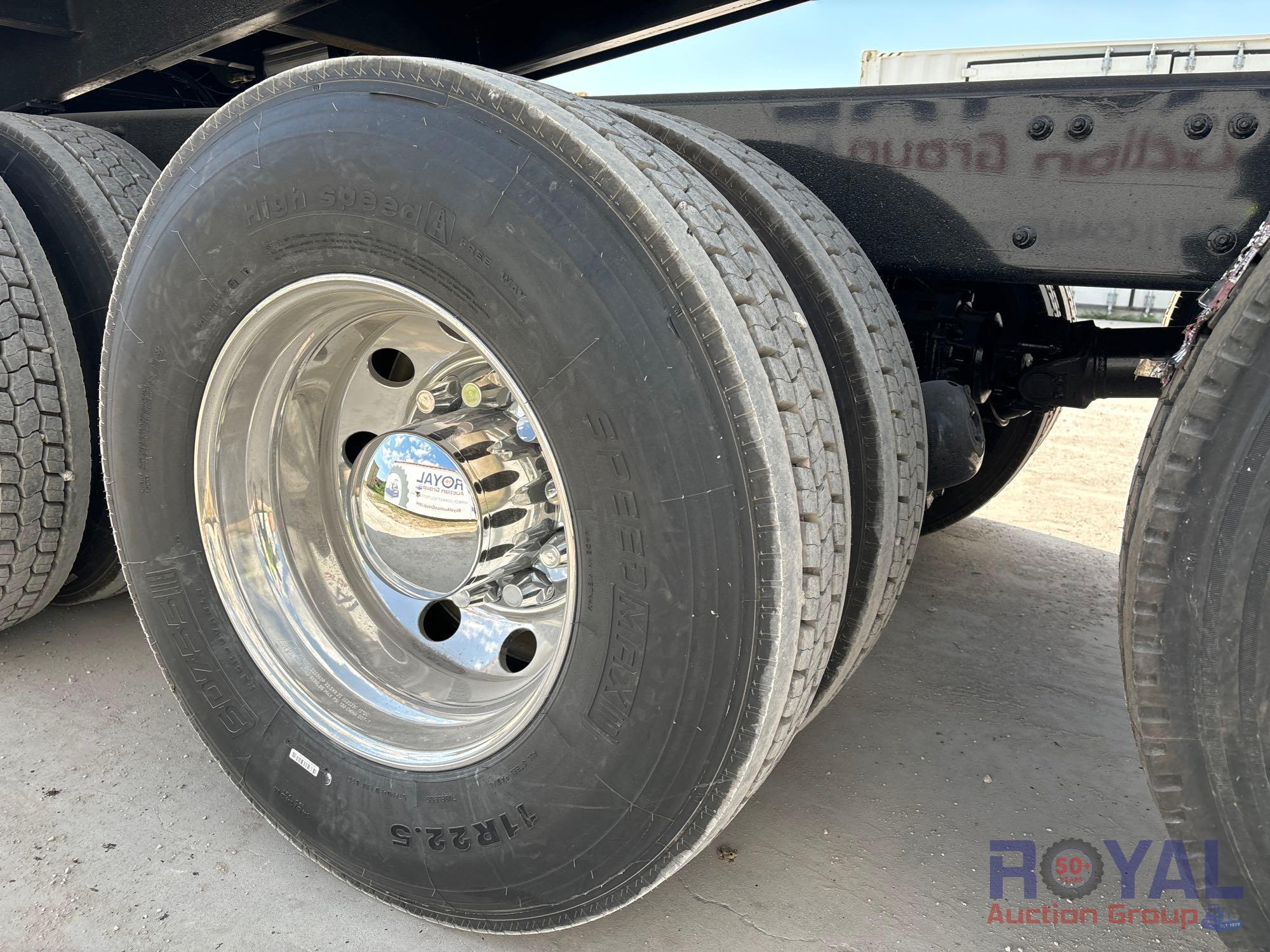 2022 Peterbilt 579 Tri-Axle 21Yd Dump Truck
