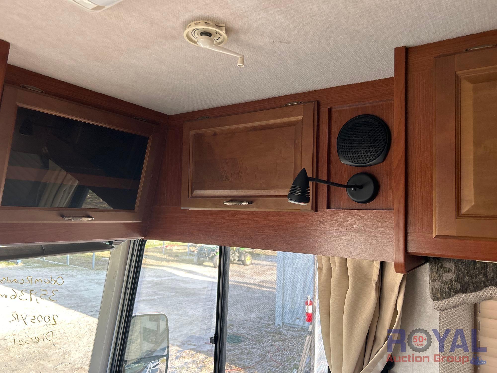 2005 Fleetwood Bounder 35E Motorhome