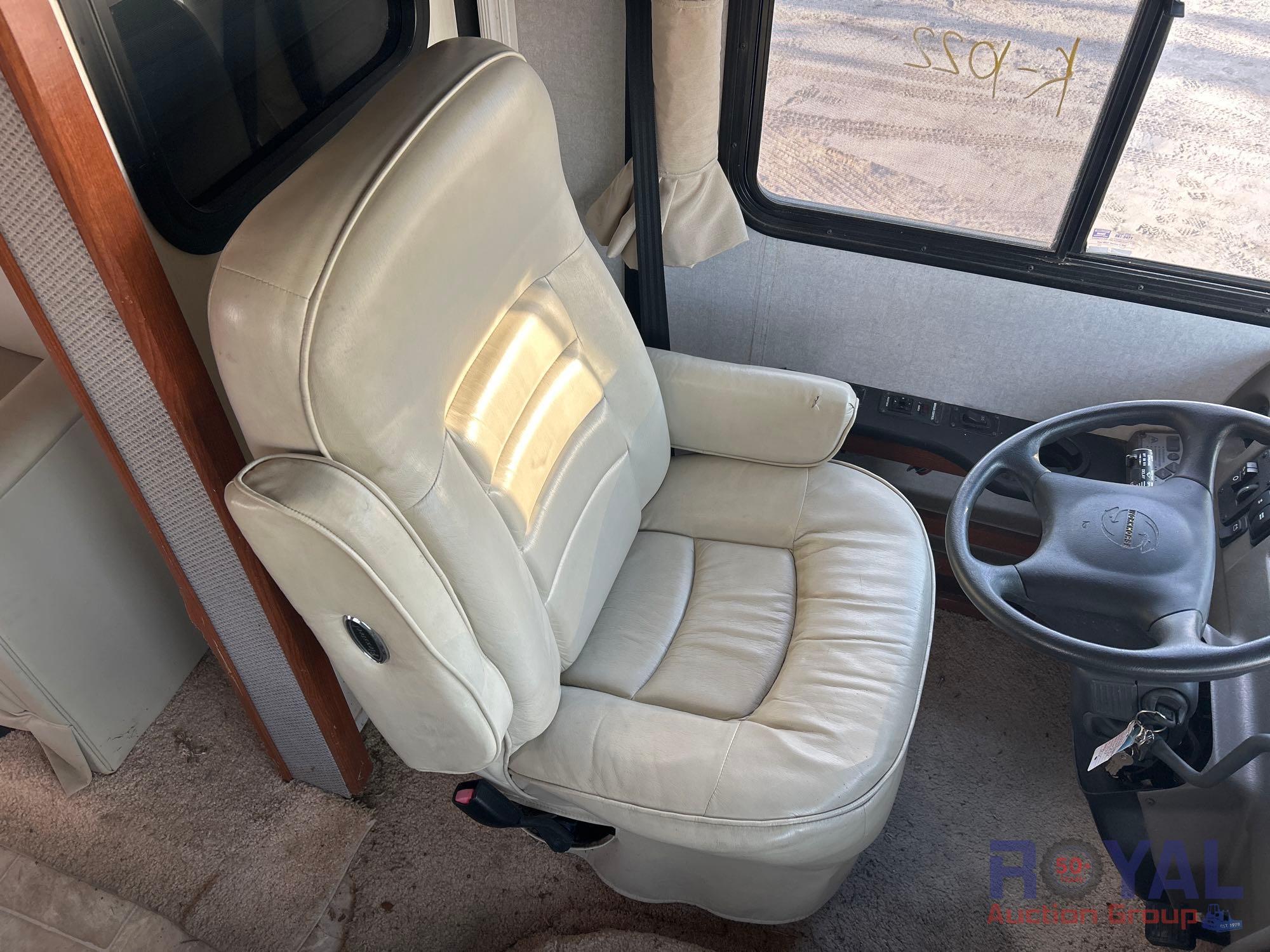 2005 Fleetwood Bounder 35E Motorhome