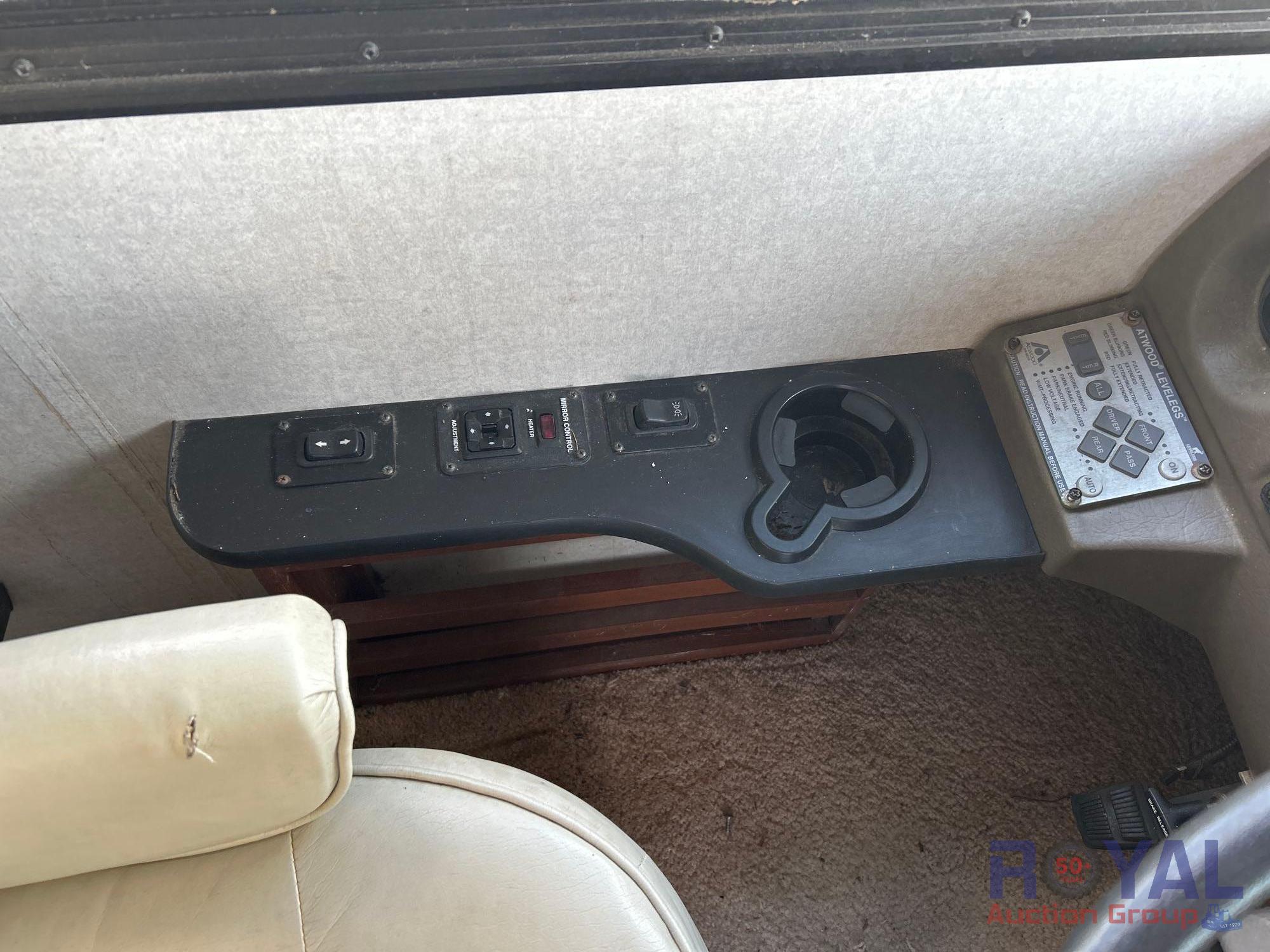 2005 Fleetwood Bounder 35E Motorhome