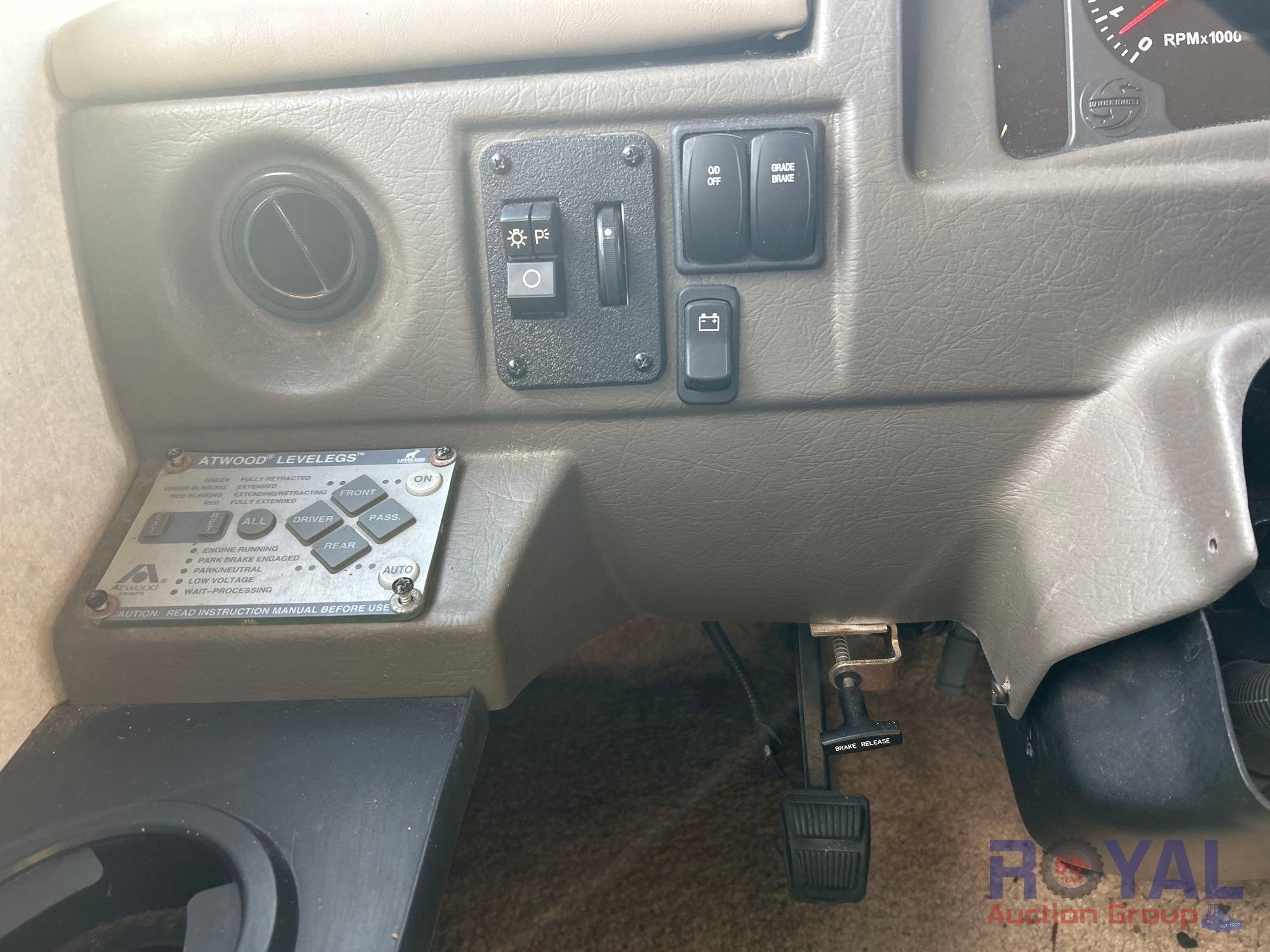 2005 Fleetwood Bounder 35E Motorhome