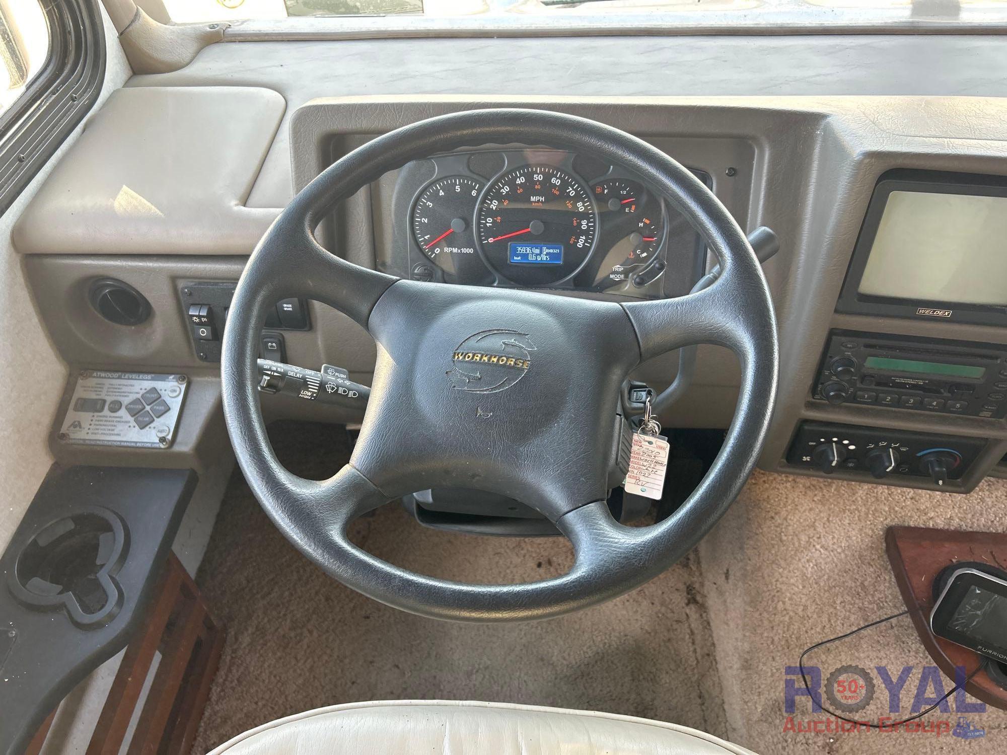 2005 Fleetwood Bounder 35E Motorhome
