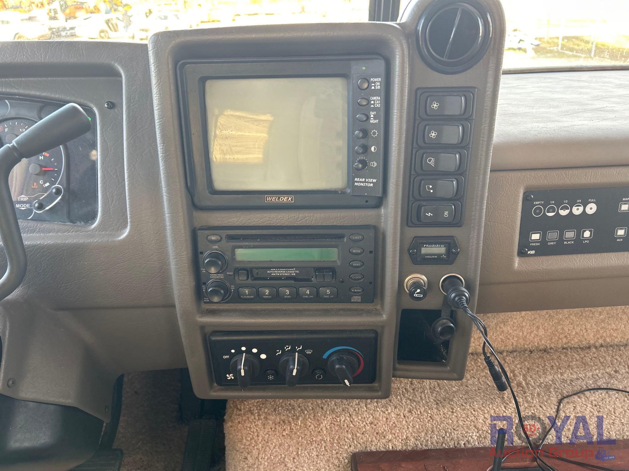 2005 Fleetwood Bounder 35E Motorhome