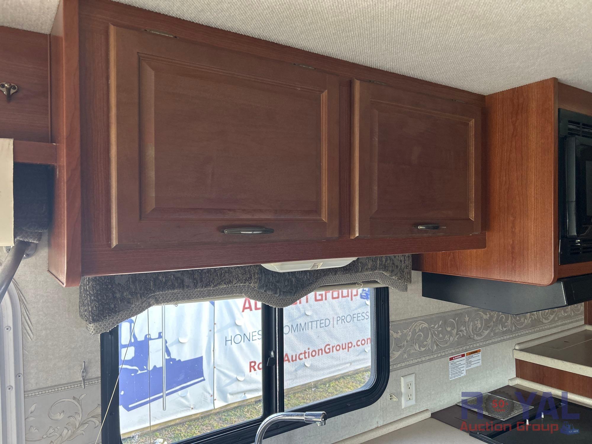 2005 Fleetwood Bounder 35E Motorhome