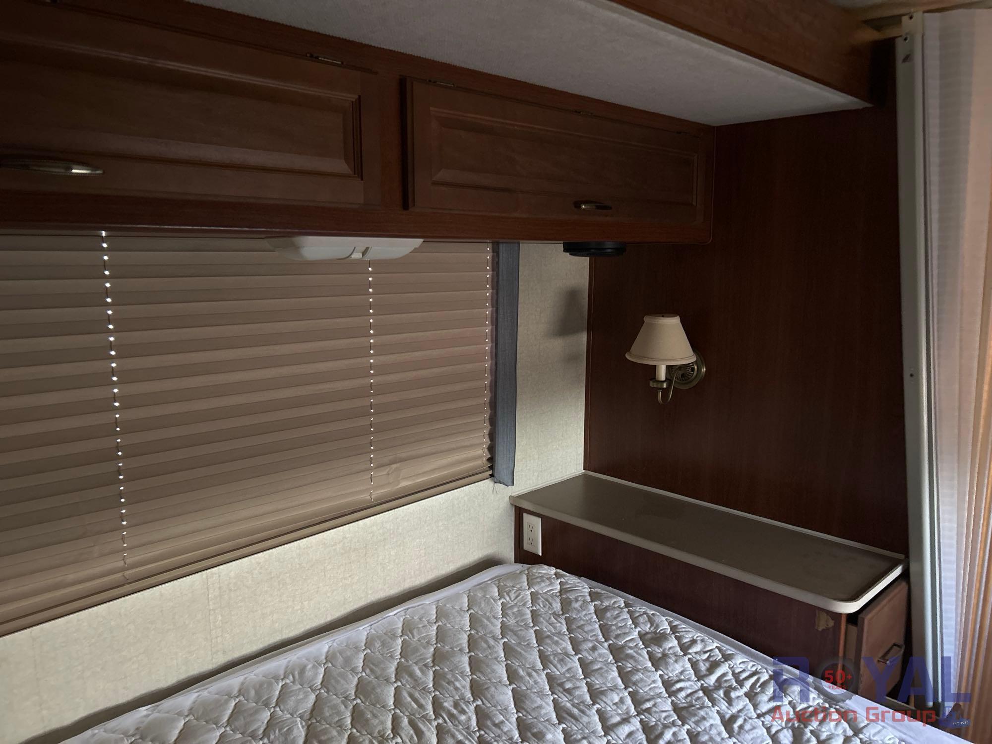 2005 Fleetwood Bounder 35E Motorhome
