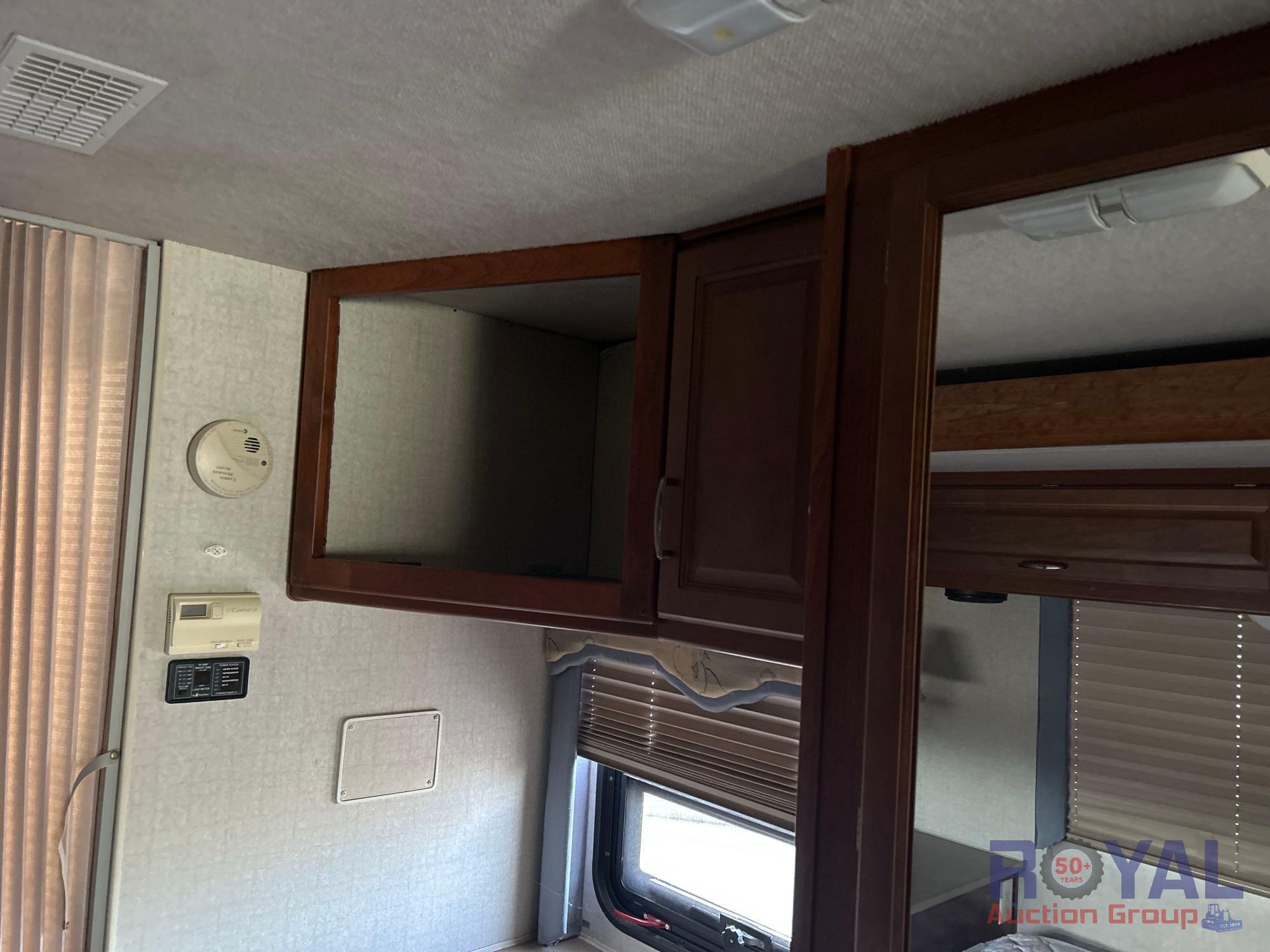 2005 Fleetwood Bounder 35E Motorhome