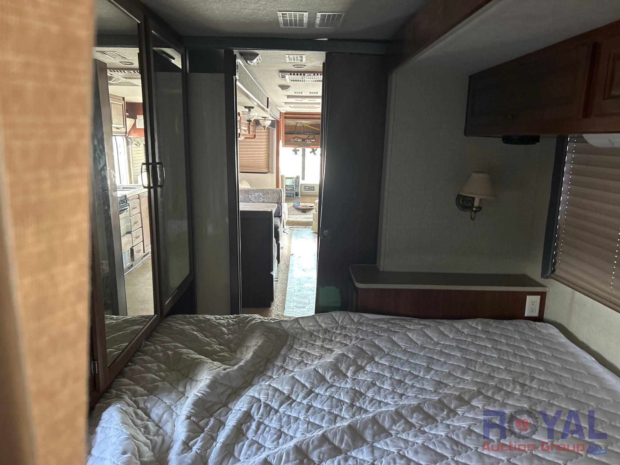 2005 Fleetwood Bounder 35E Motorhome