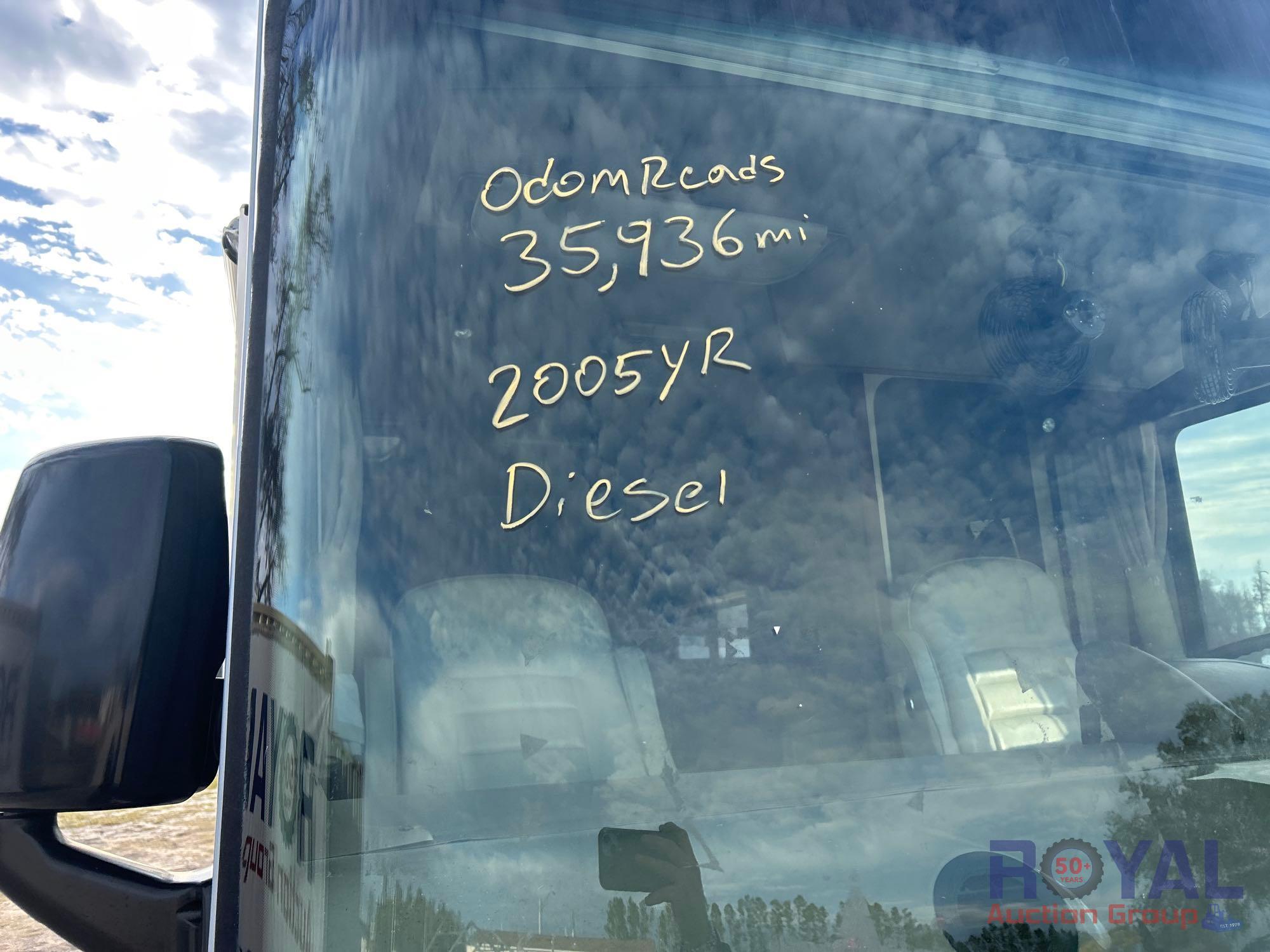 2005 Fleetwood Bounder 35E Motorhome