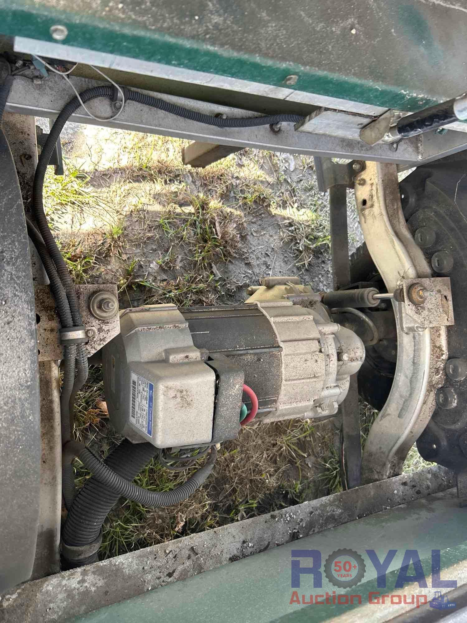2016 Cruise Car Utility Vector Cart