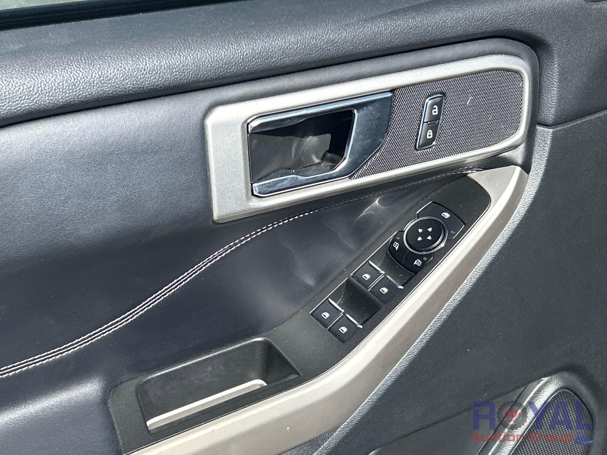 2023 Ford Explorer XLT SUV