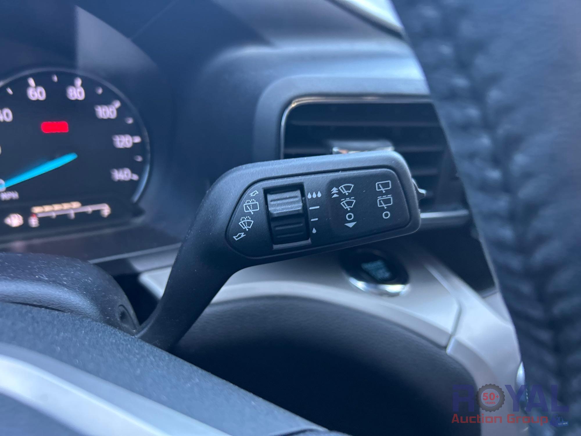 2023 Ford Explorer XLT SUV
