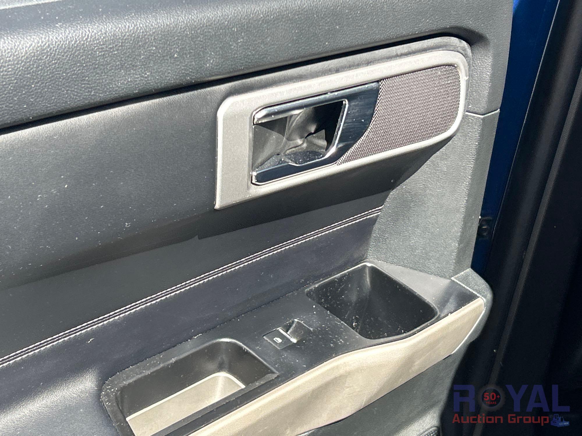 2023 Ford Explorer XLT SUV