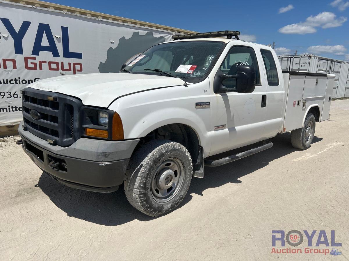 2006 Ford F-250 4x4 Ext. Cab Reading Service Truck