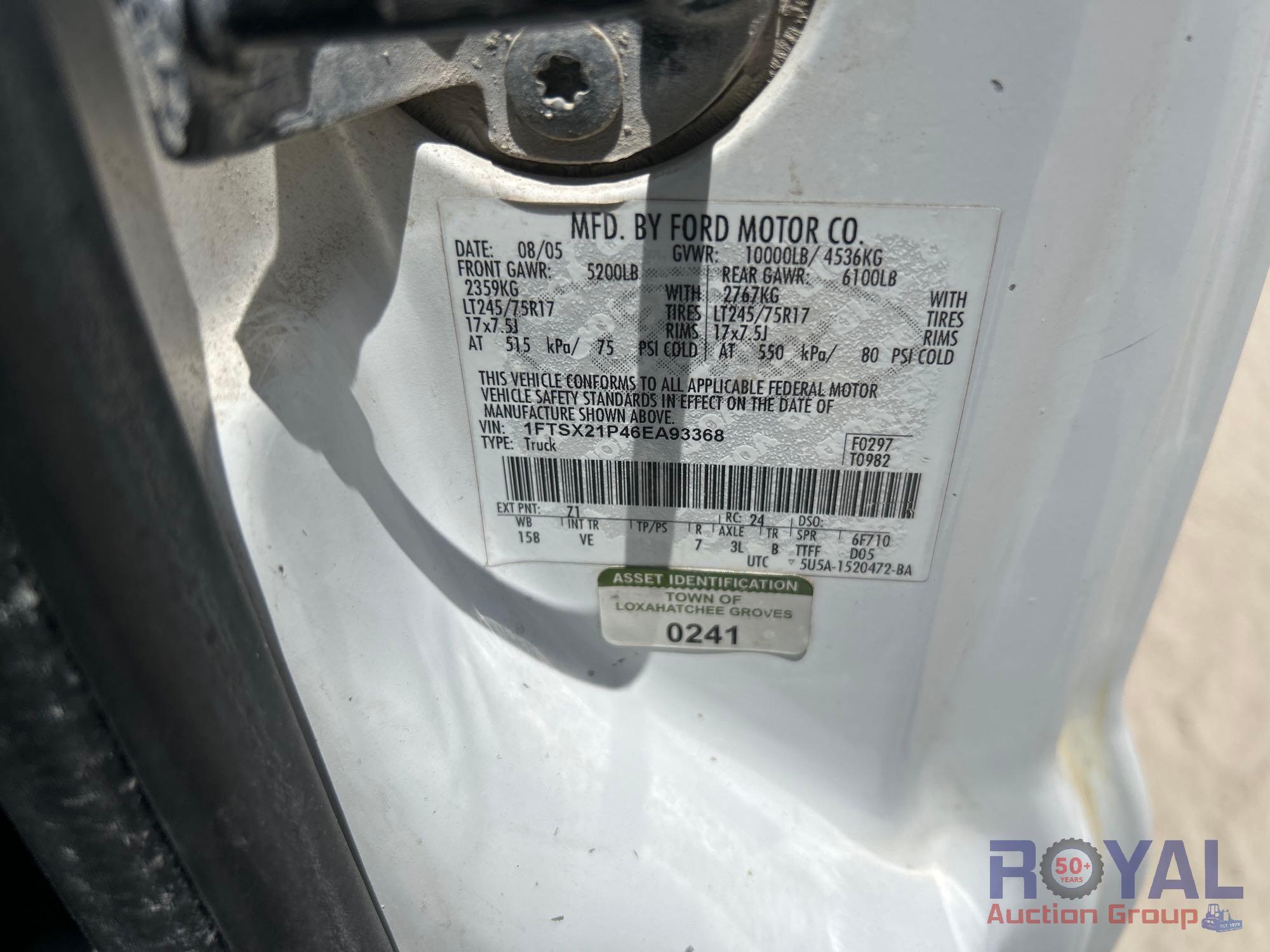 2006 Ford F-250 4x4 Ext. Cab Reading Service Truck