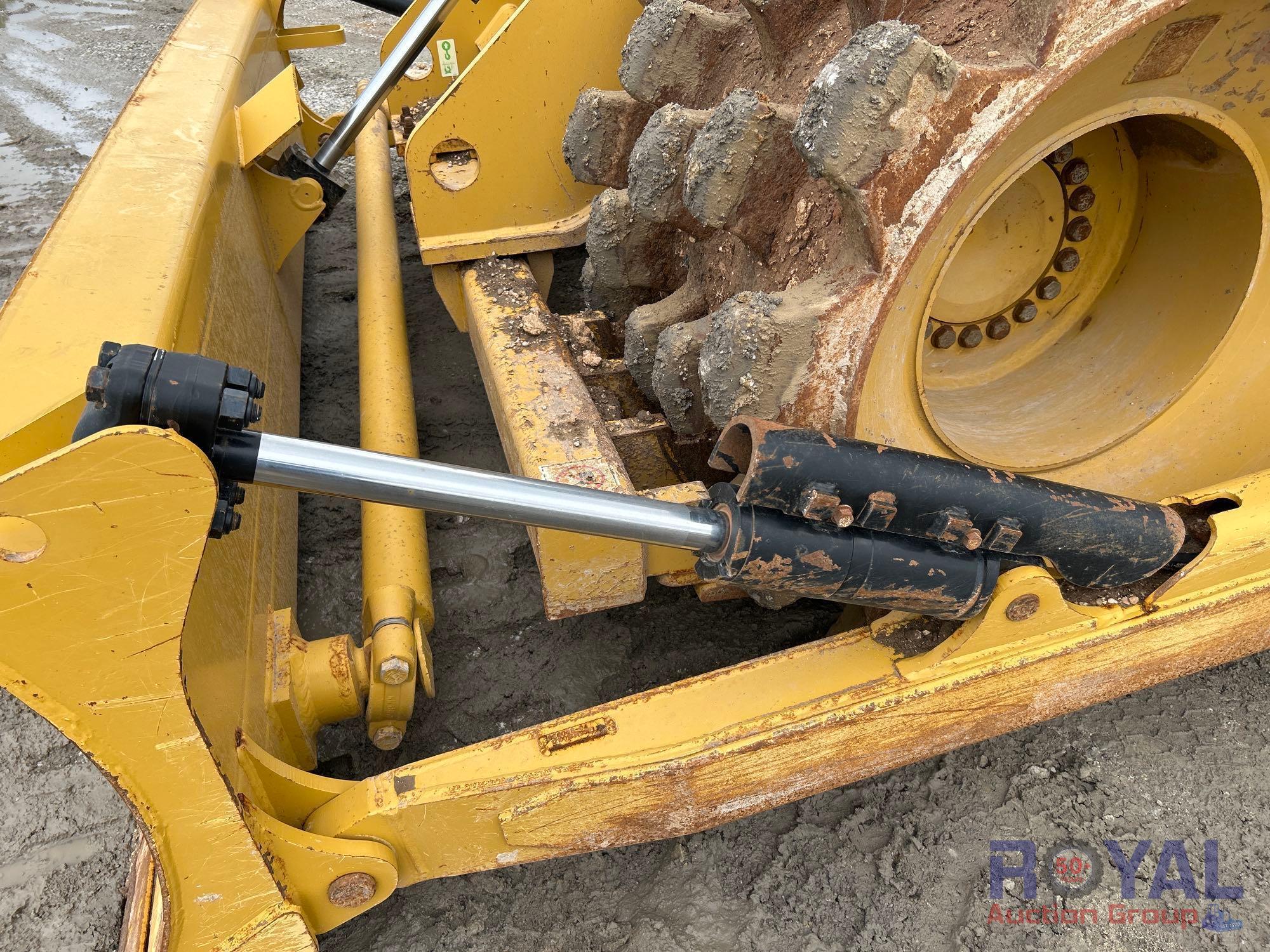 2019 Caterpillar 815K Articulated Compactor