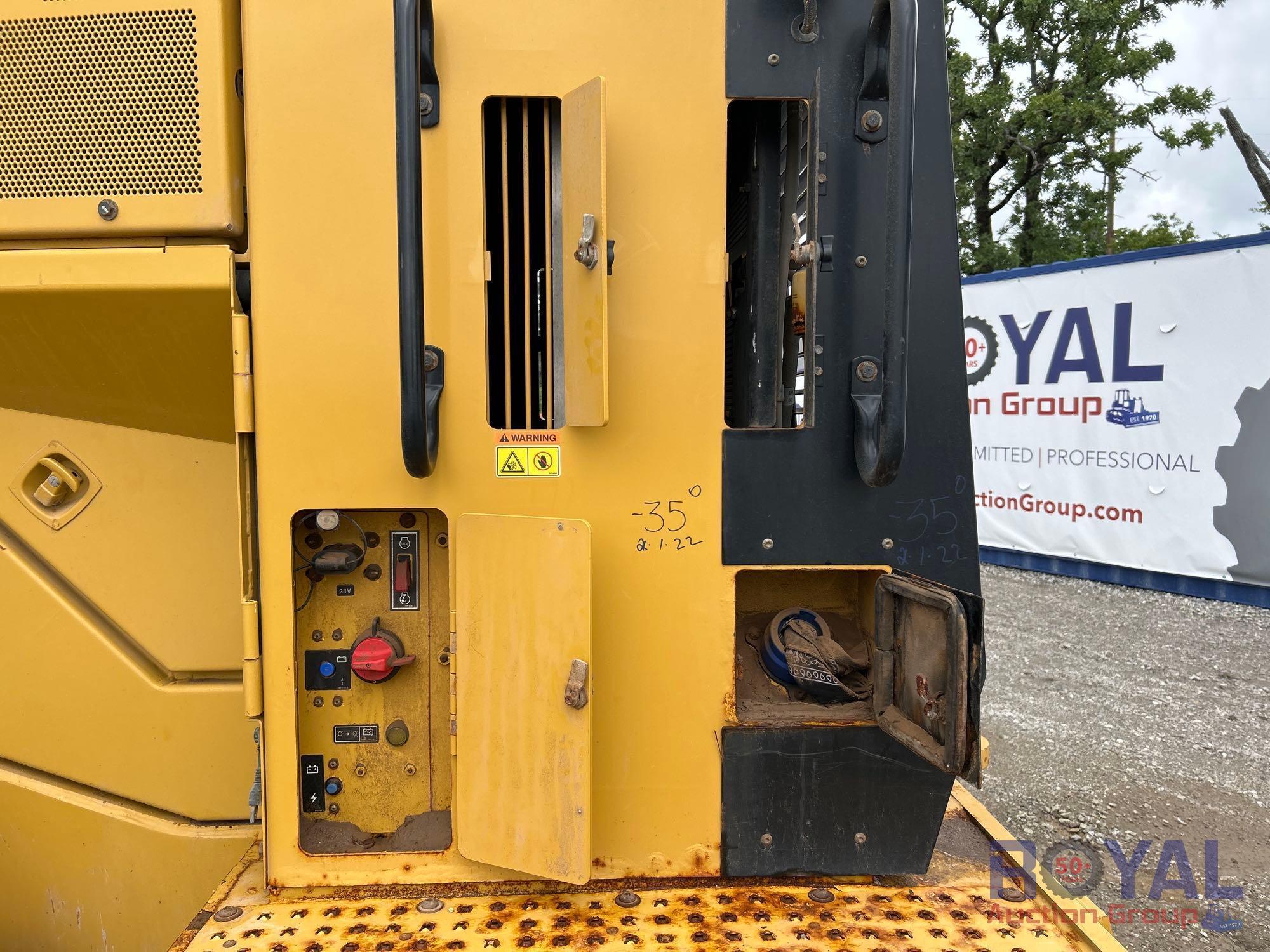 2019 Caterpillar 815K Articulated Compactor