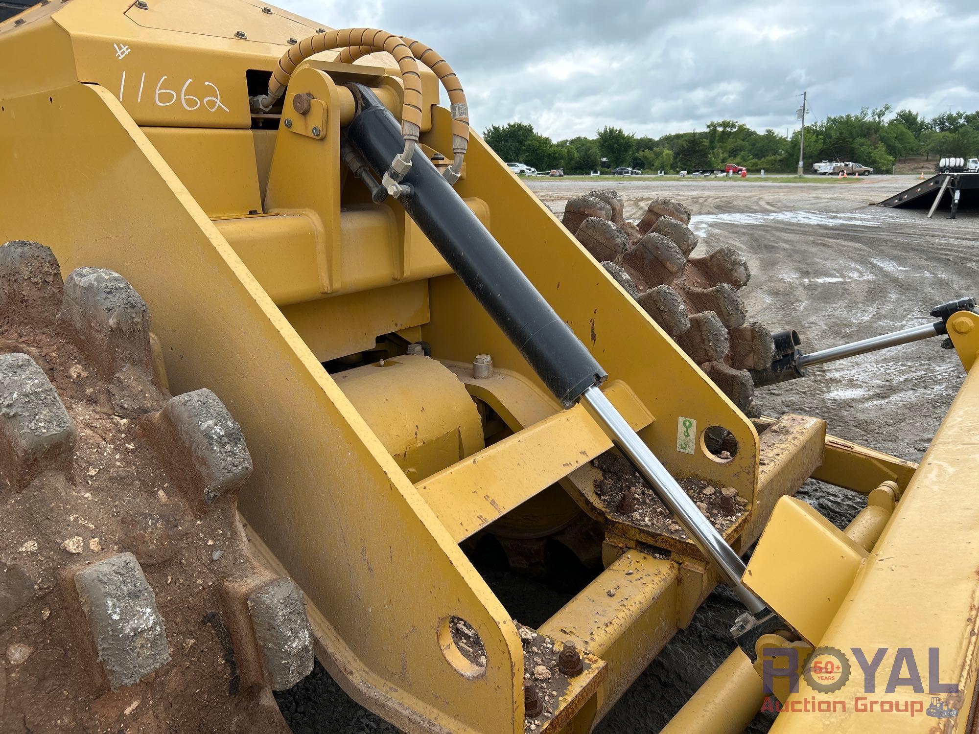2019 Caterpillar 815K Articulated Compactor