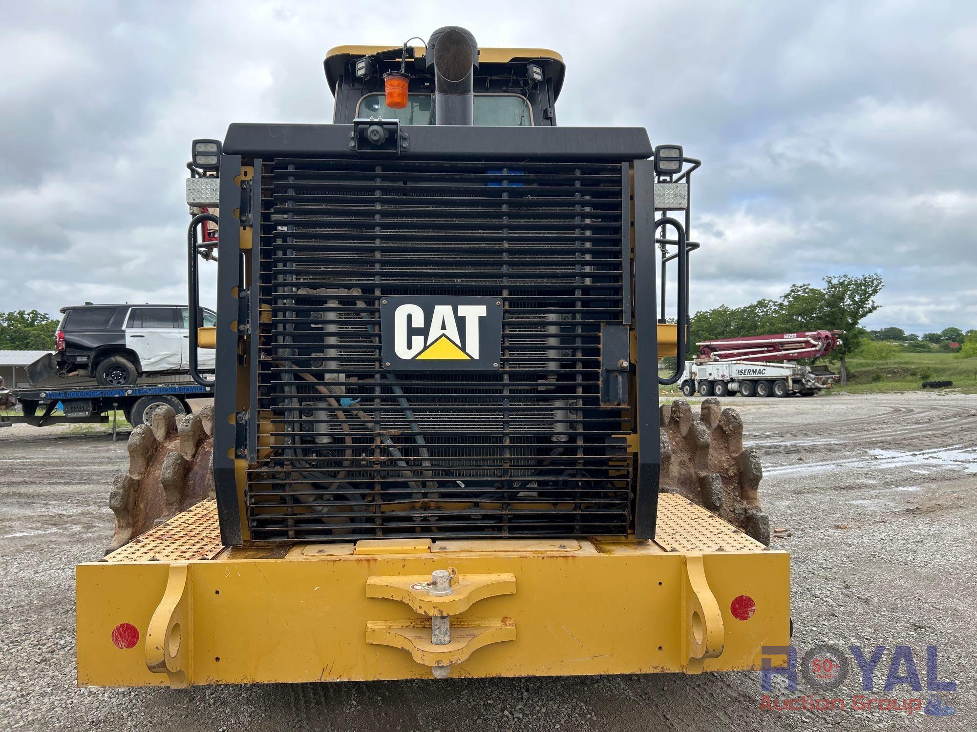 2019 Caterpillar 815K Articulated Compactor