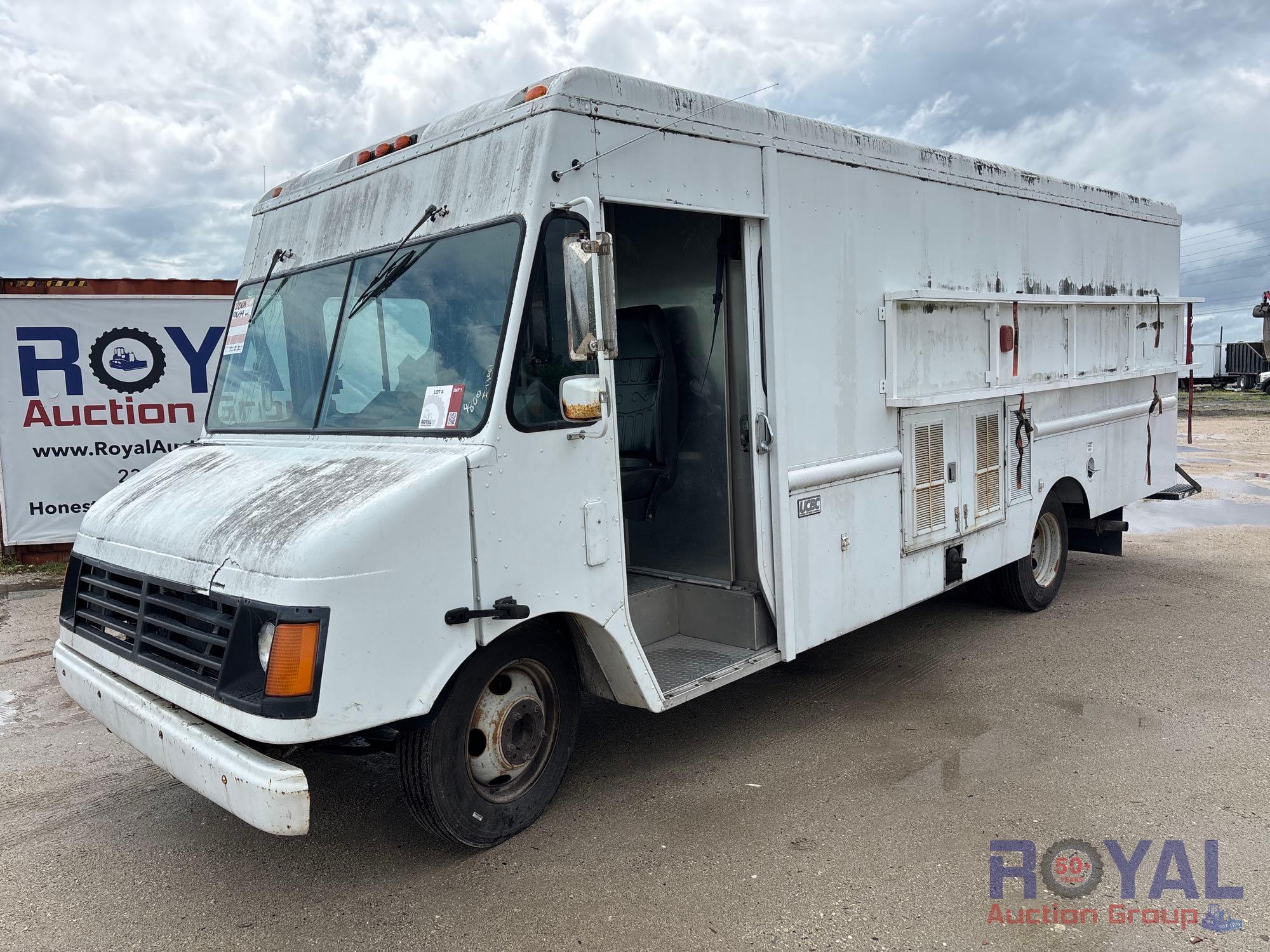 2001 Workhorse P42 SWAT Transport Truck