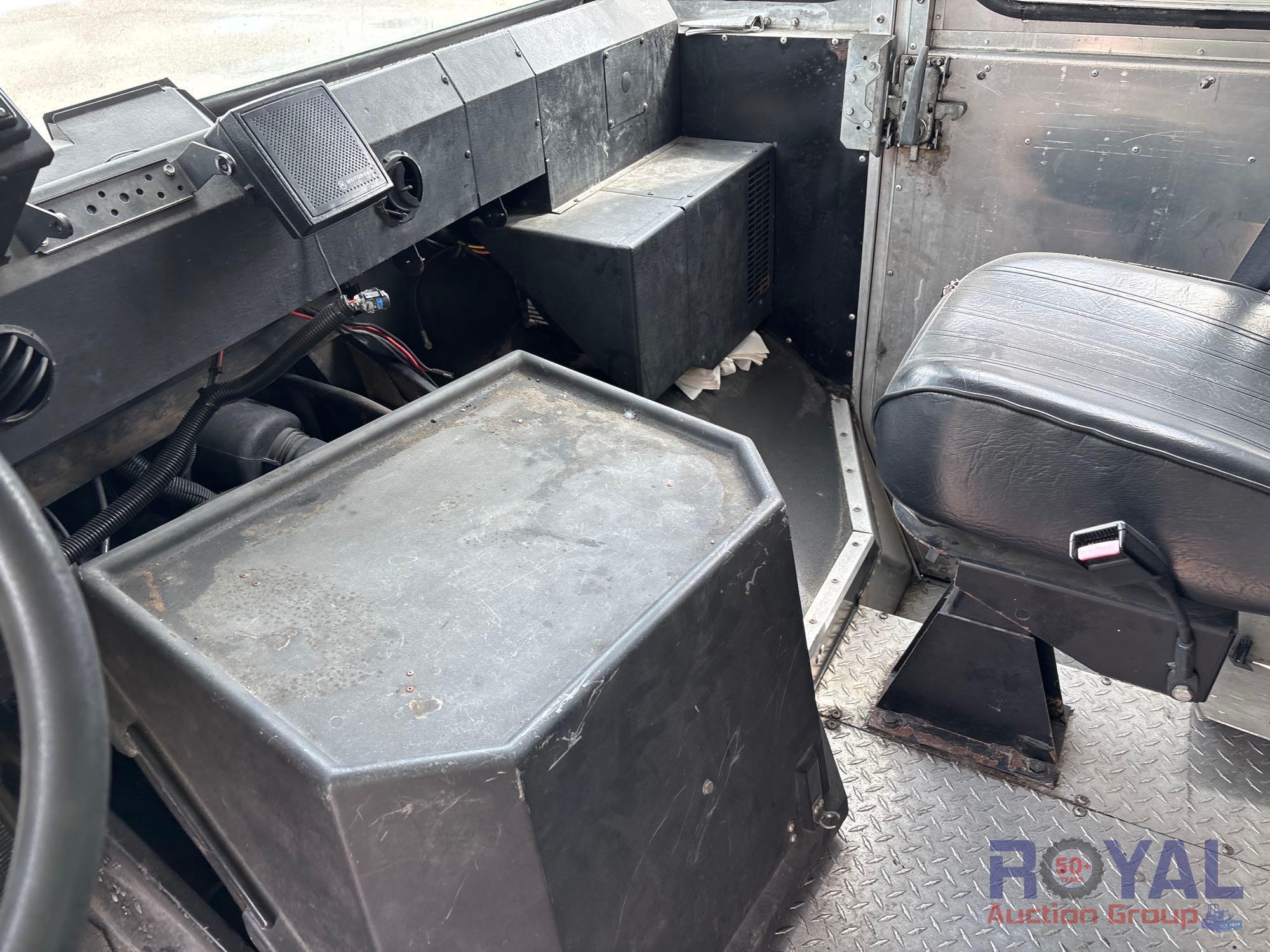 2001 Workhorse P42 SWAT Transport Truck