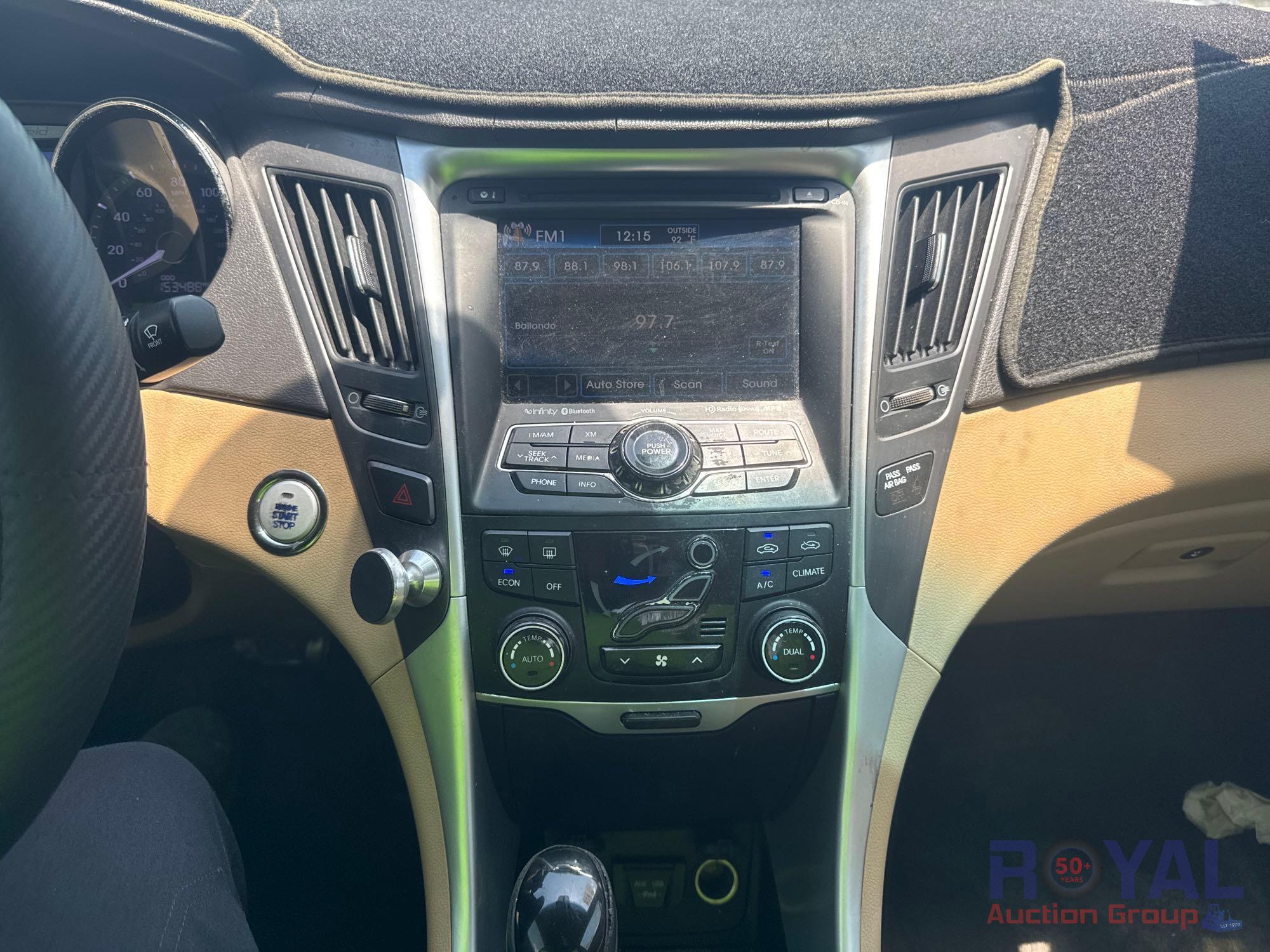 2013 Hyundai Sonata Hybrid Sedan