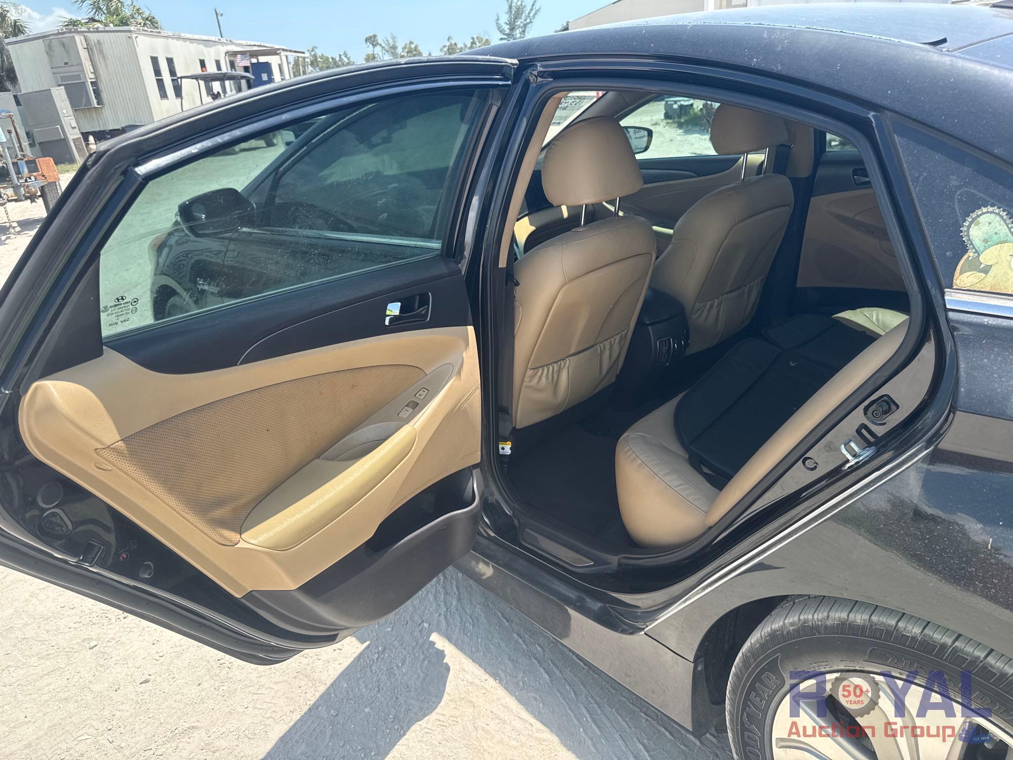 2013 Hyundai Sonata Hybrid Sedan