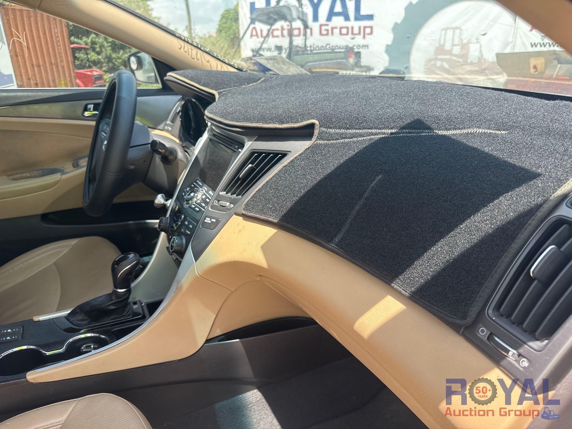 2013 Hyundai Sonata Hybrid Sedan