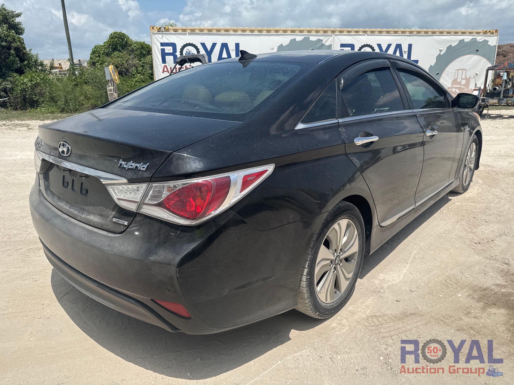 2013 Hyundai Sonata Hybrid Sedan