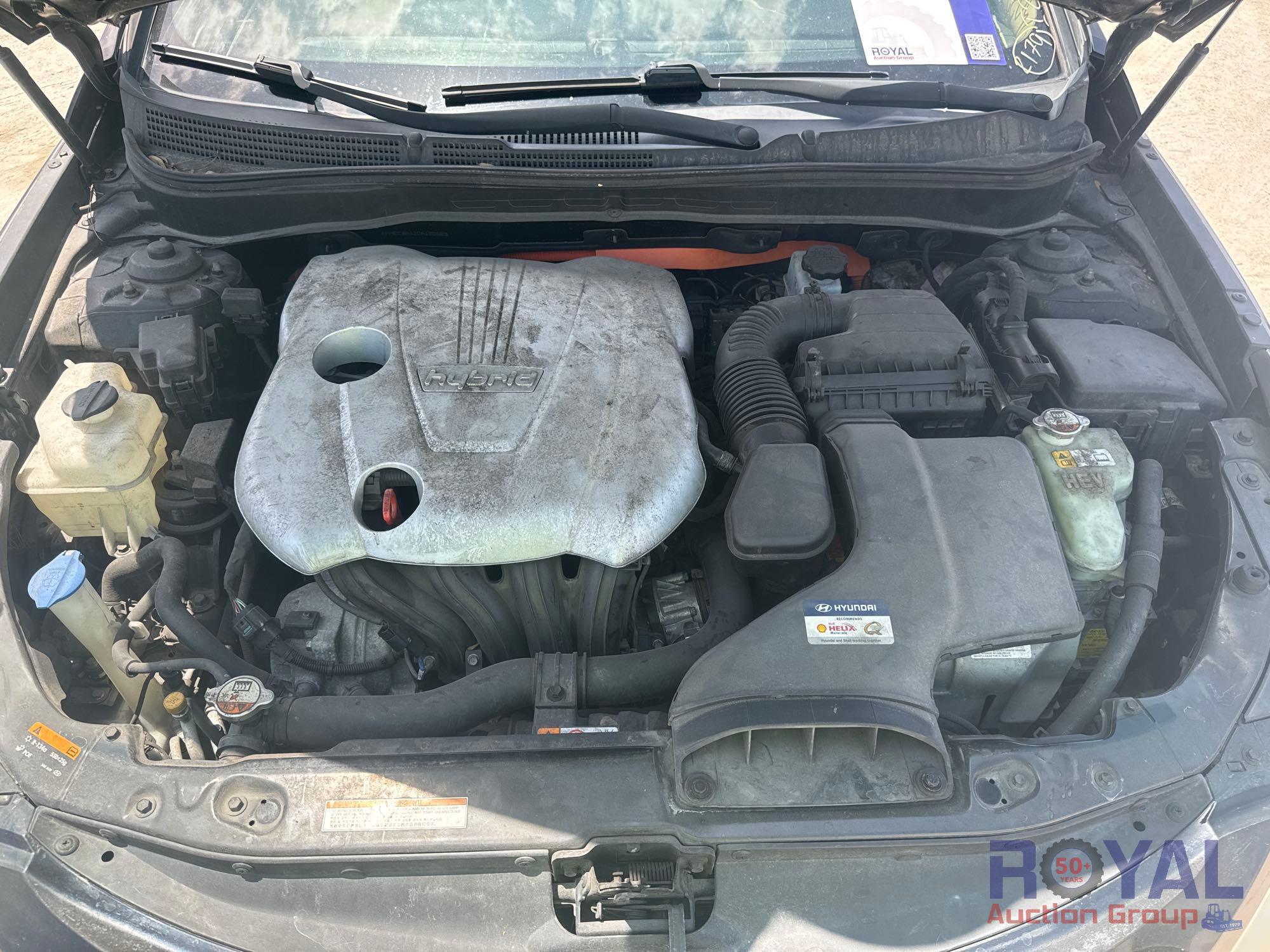 2013 Hyundai Sonata Hybrid Sedan