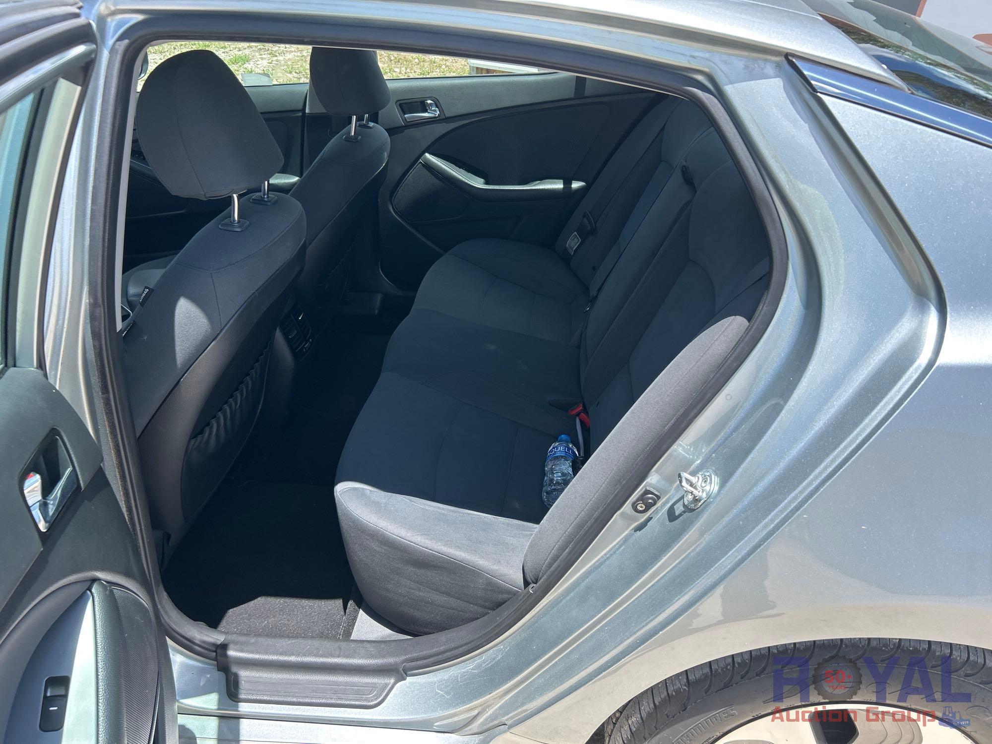 2014 Kia Optima Hybrid Sedan