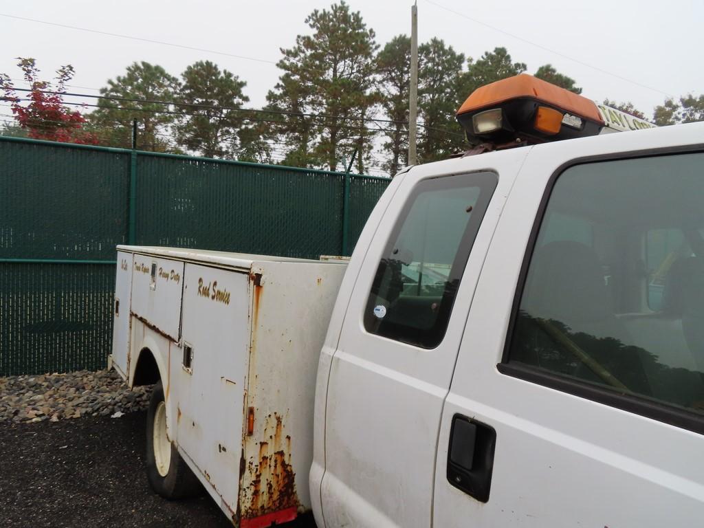 2001 Ford F-350 Utility Truck