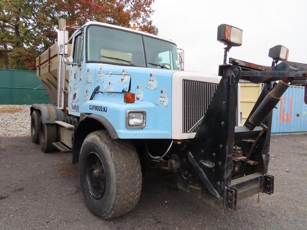 Volvo Tandem Cab & Chassis w/ Salter