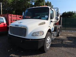 2007 Freightliner Businesses Class m2 Lube/Service Truck