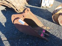 24” JD 410 Backhoe Bucket