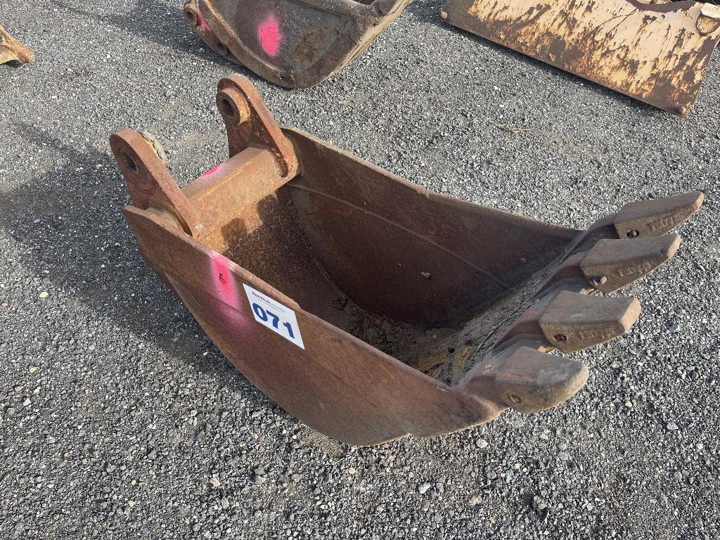 18” Excavator Bucket