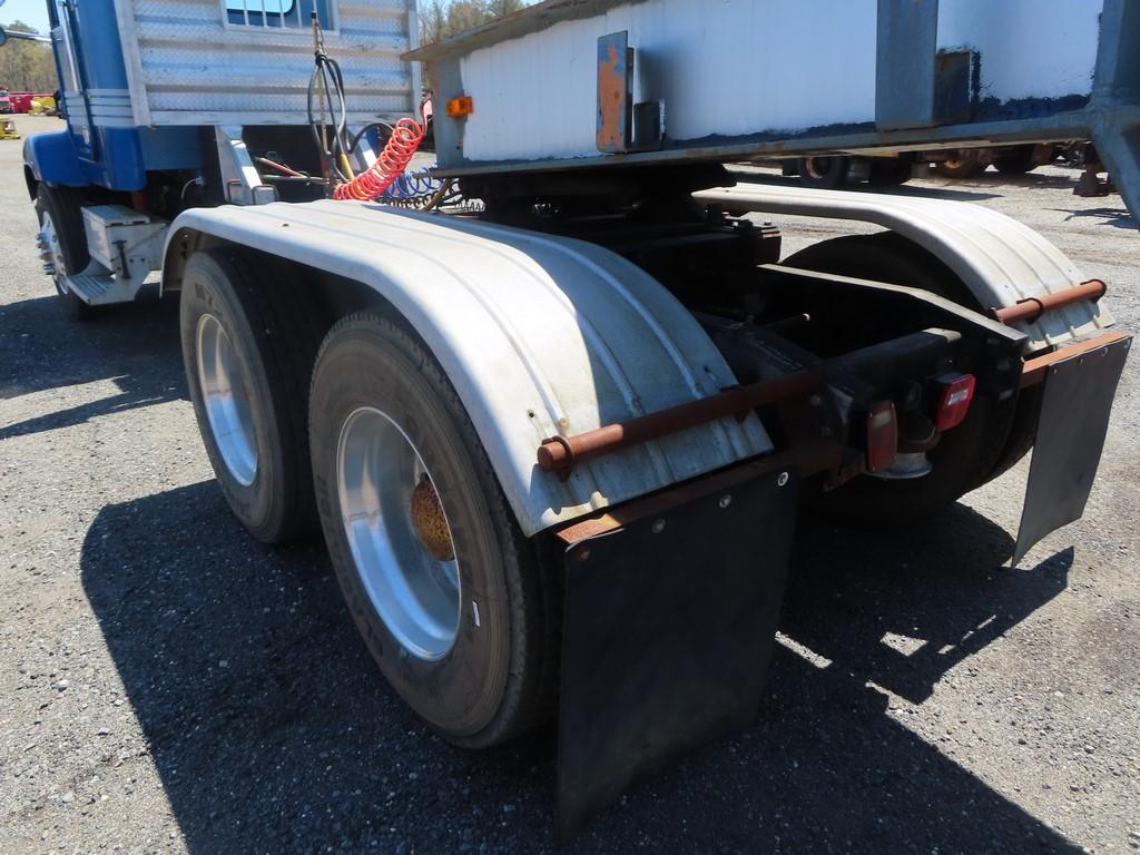 1999 Freightliner Day Cab with 1979 Rogers Low Boy