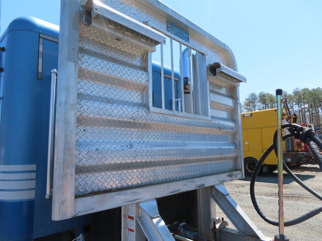 1999 Freightliner Day Cab with 1979 Rogers Low Boy